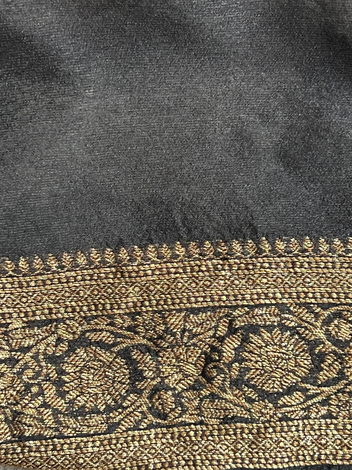 Meenakari Buta Raw Silk Finish Banarasi Saree | YNG1765