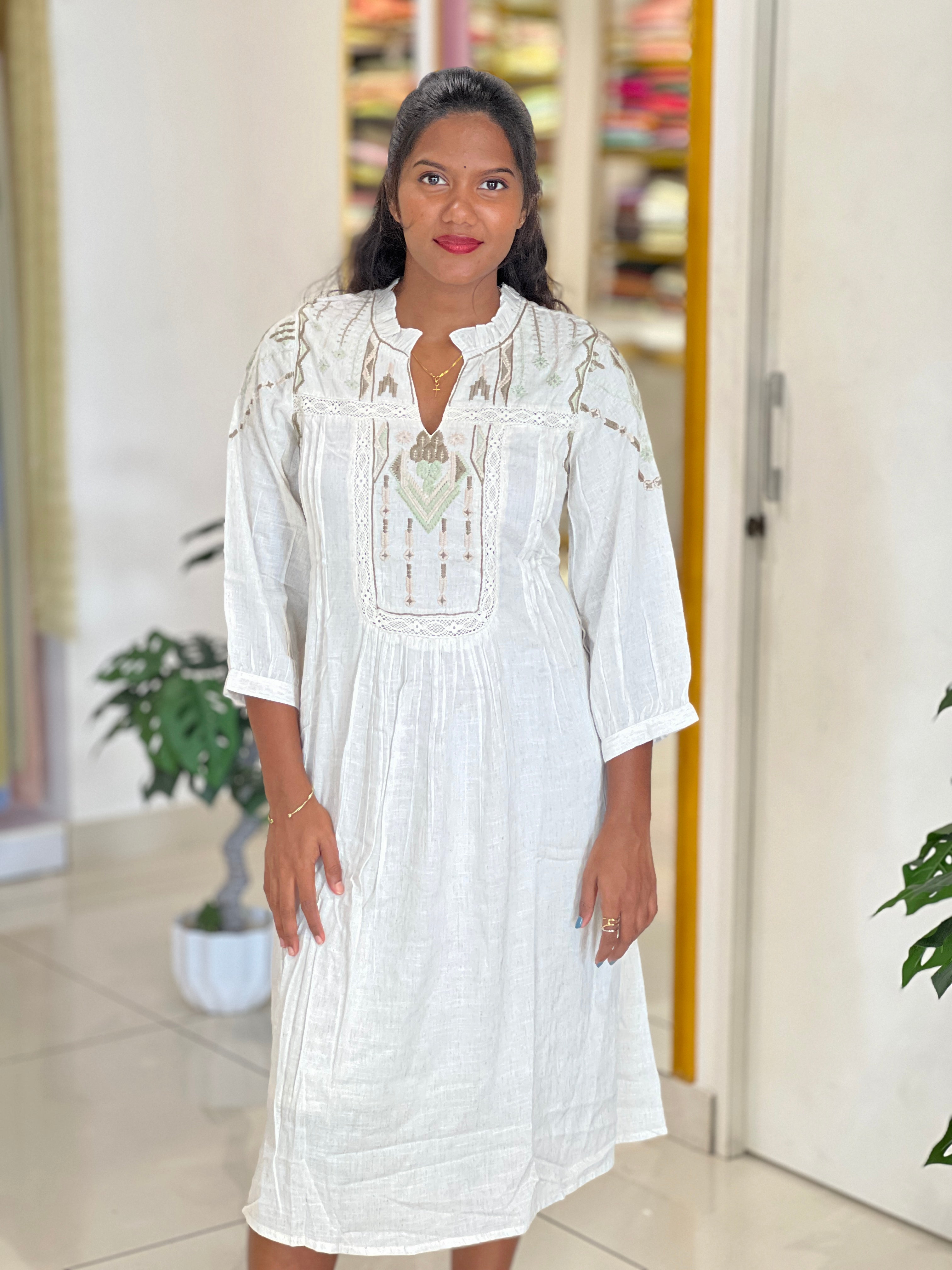 Embroidery Detailed Kora Cotton Kurta | AOR121