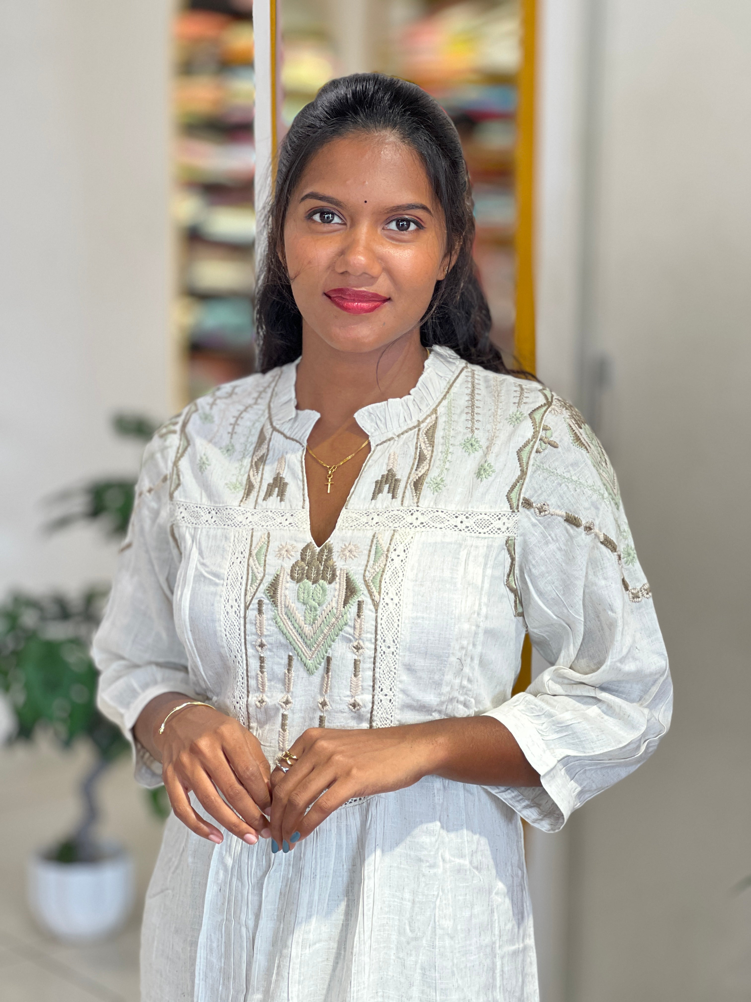 Embroidery Detailed Kora Cotton Kurta | AOR121