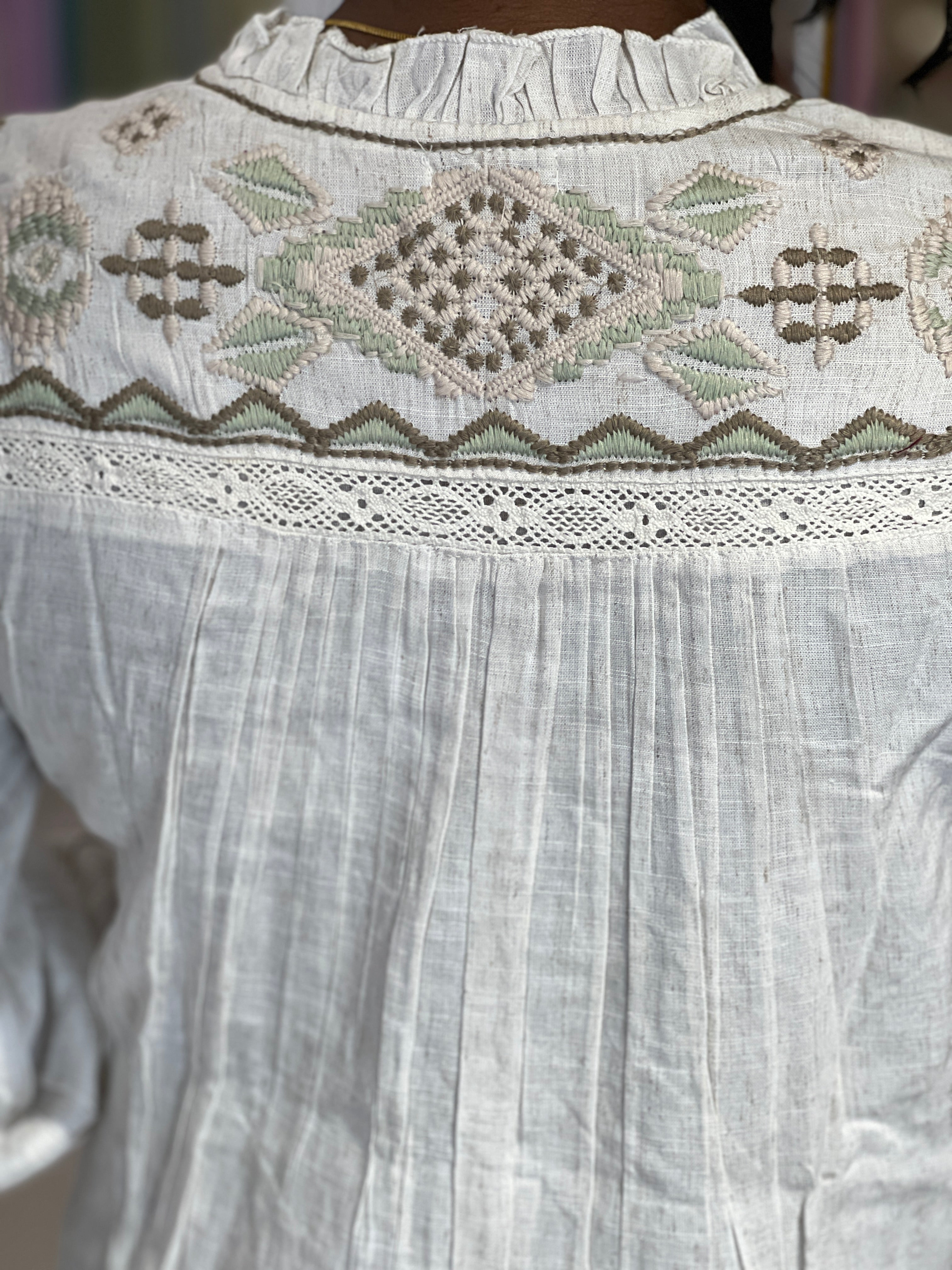 Embroidery Detailed Kora Cotton Kurta | AOR121