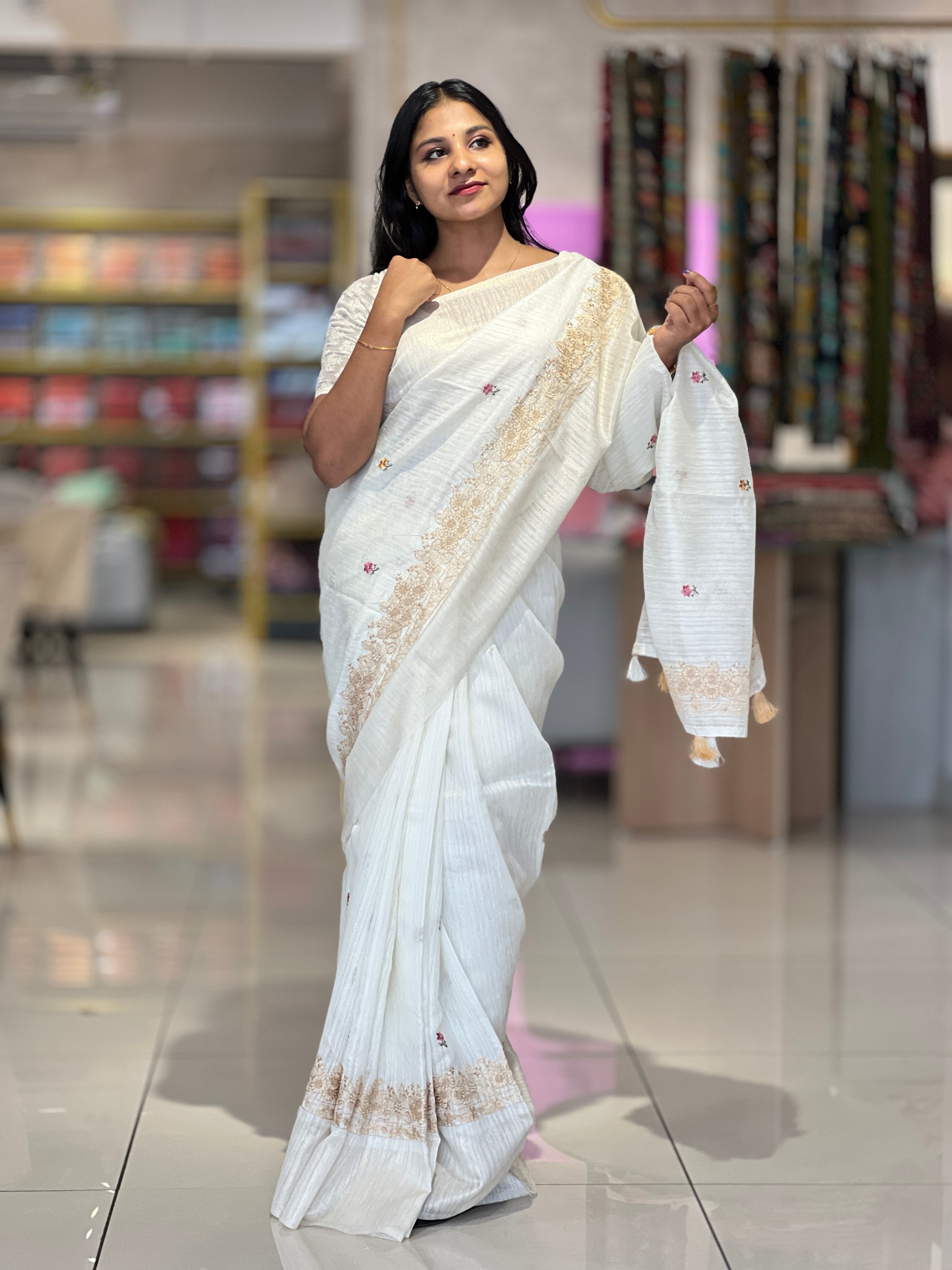 Floral Embriodered Geecha Tussar Finish Saree | BLD1134