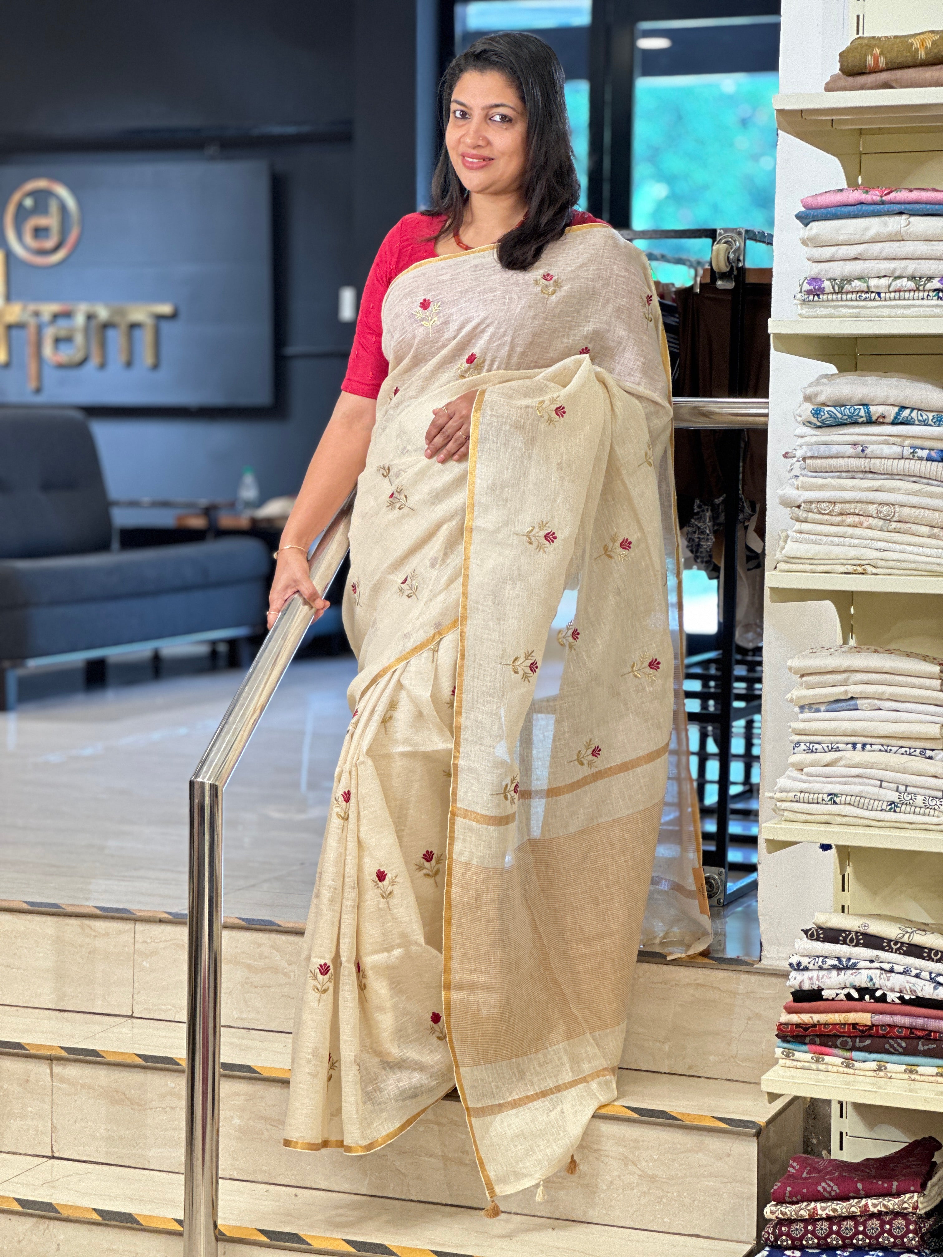 Floral Embroidery Detailed Linen Saree | DLS355
