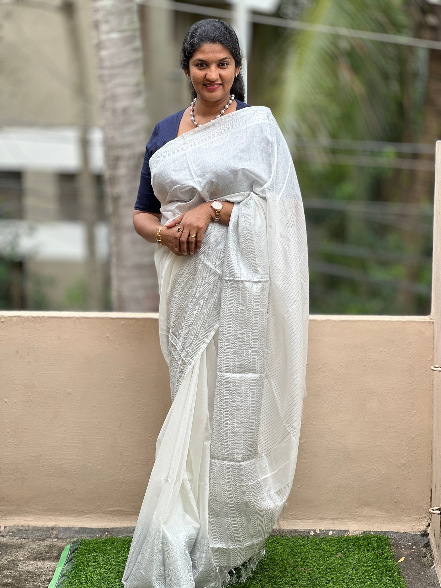 Banarasi Cotton Silk Saree With Silver Zari Weaving- Pale White –  Banarasikargha