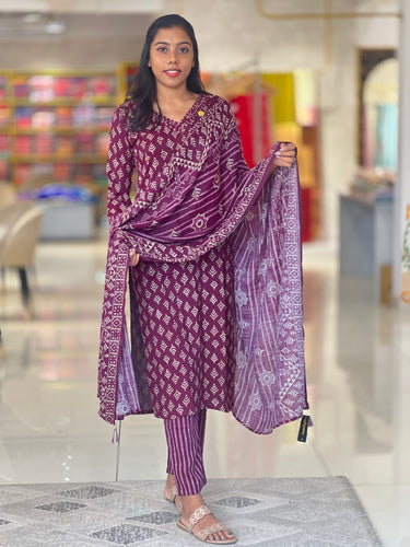 Floral Printed Pattern Rayon Finish Kurta Set | FW256