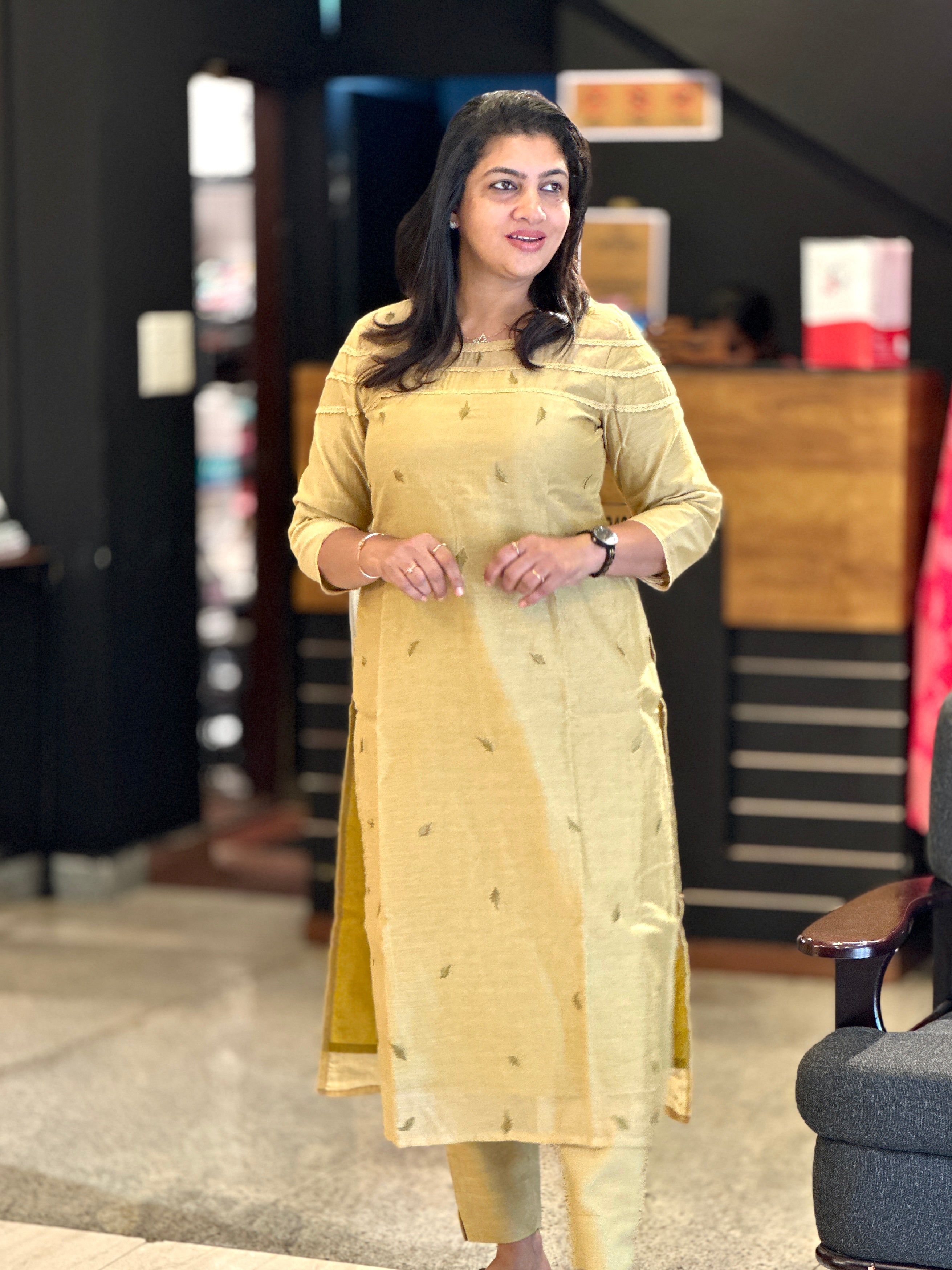 Leaf Embroidery Detailed Chanderi Kurta Set | DN787