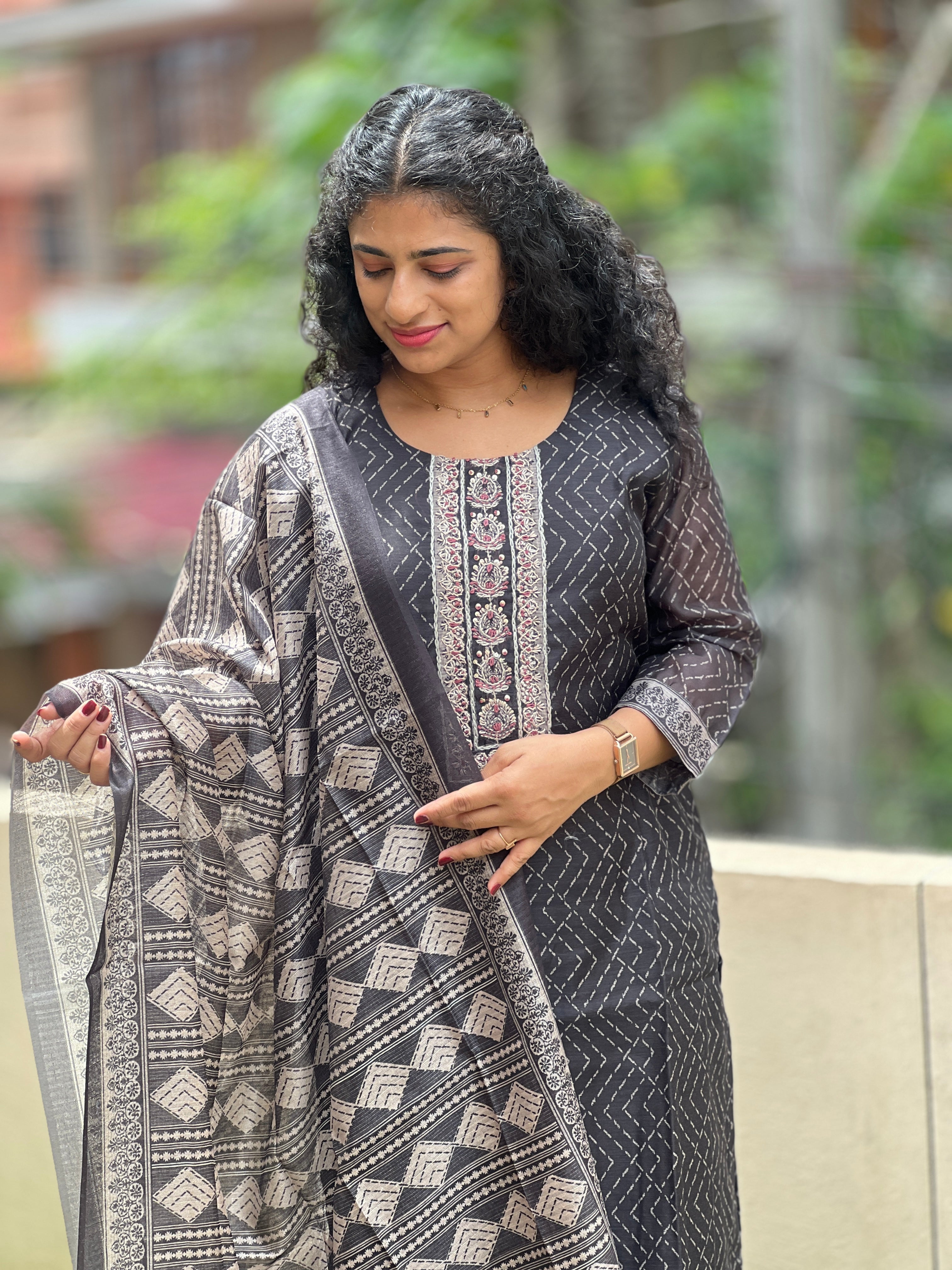 Zigzag Patterm Chanderi Finish Kurta Set | VAN121
