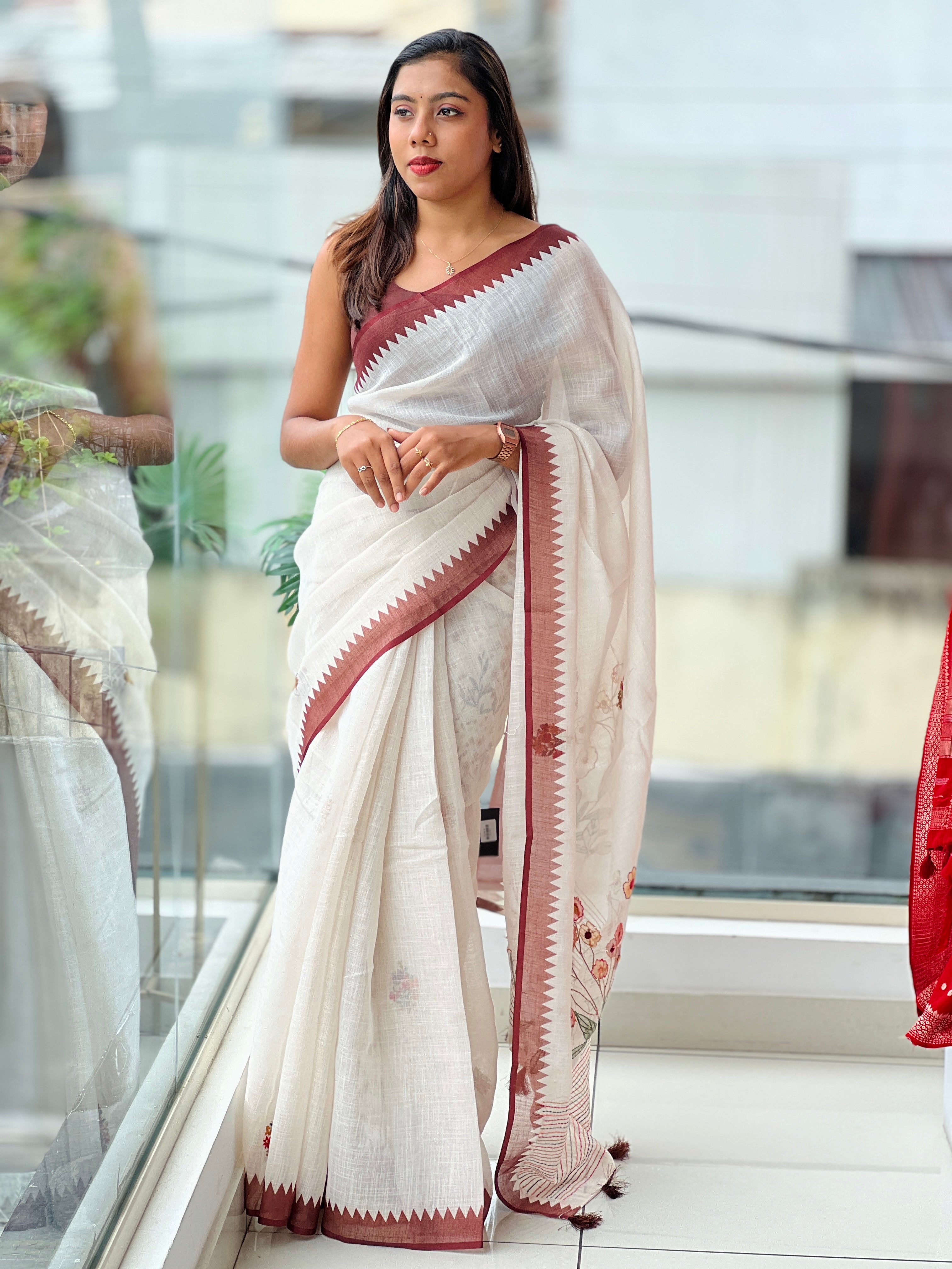 Embroidery Detailed Tissue Linen Saree | BLD1541