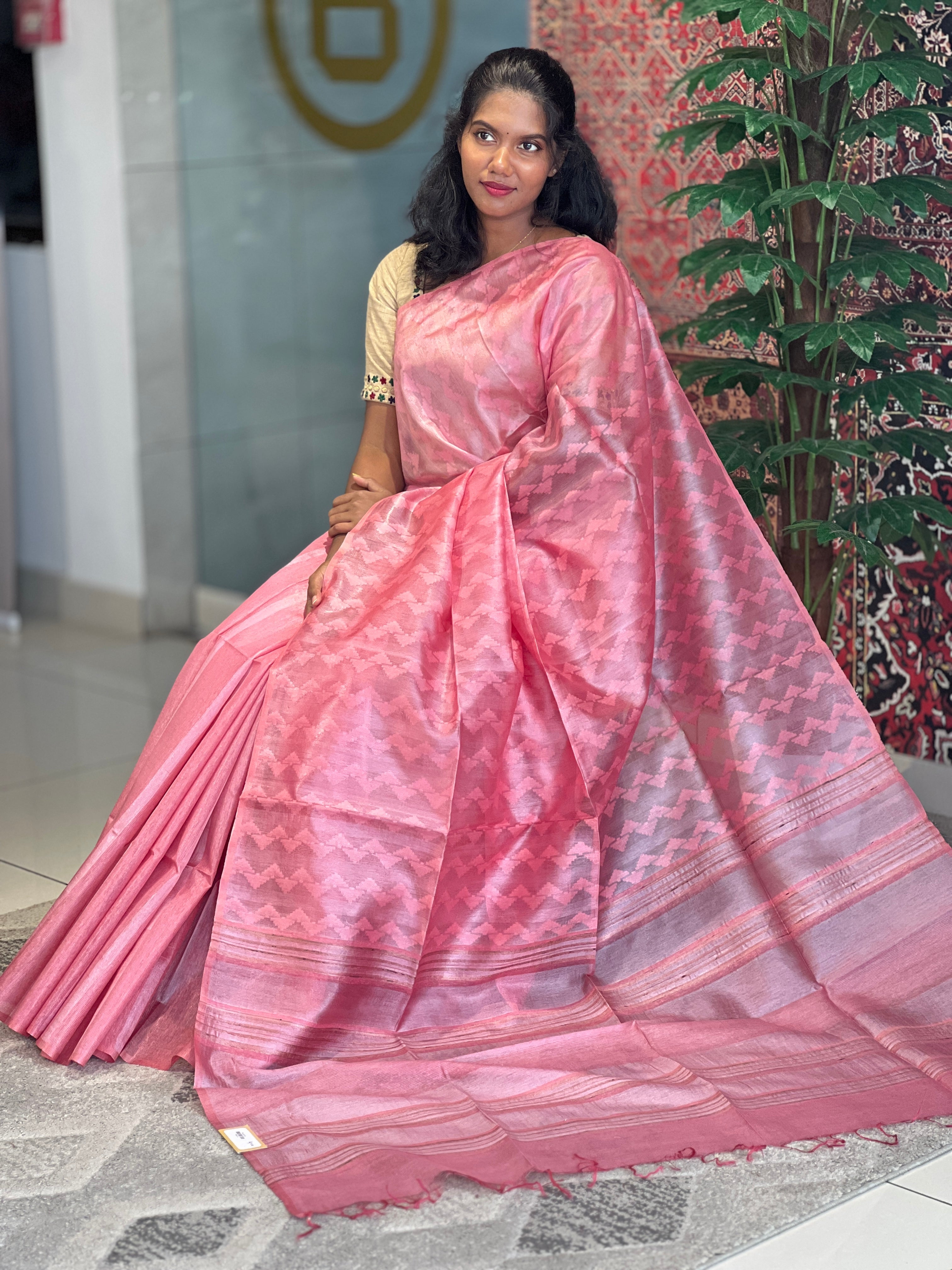 Thread Weaving Zigzag Patterned Noil Tussar Saree | PNS213