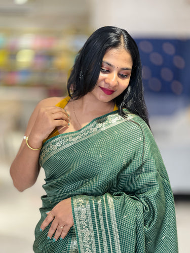 Check Patterned Banarasi Silk Saree | NN356