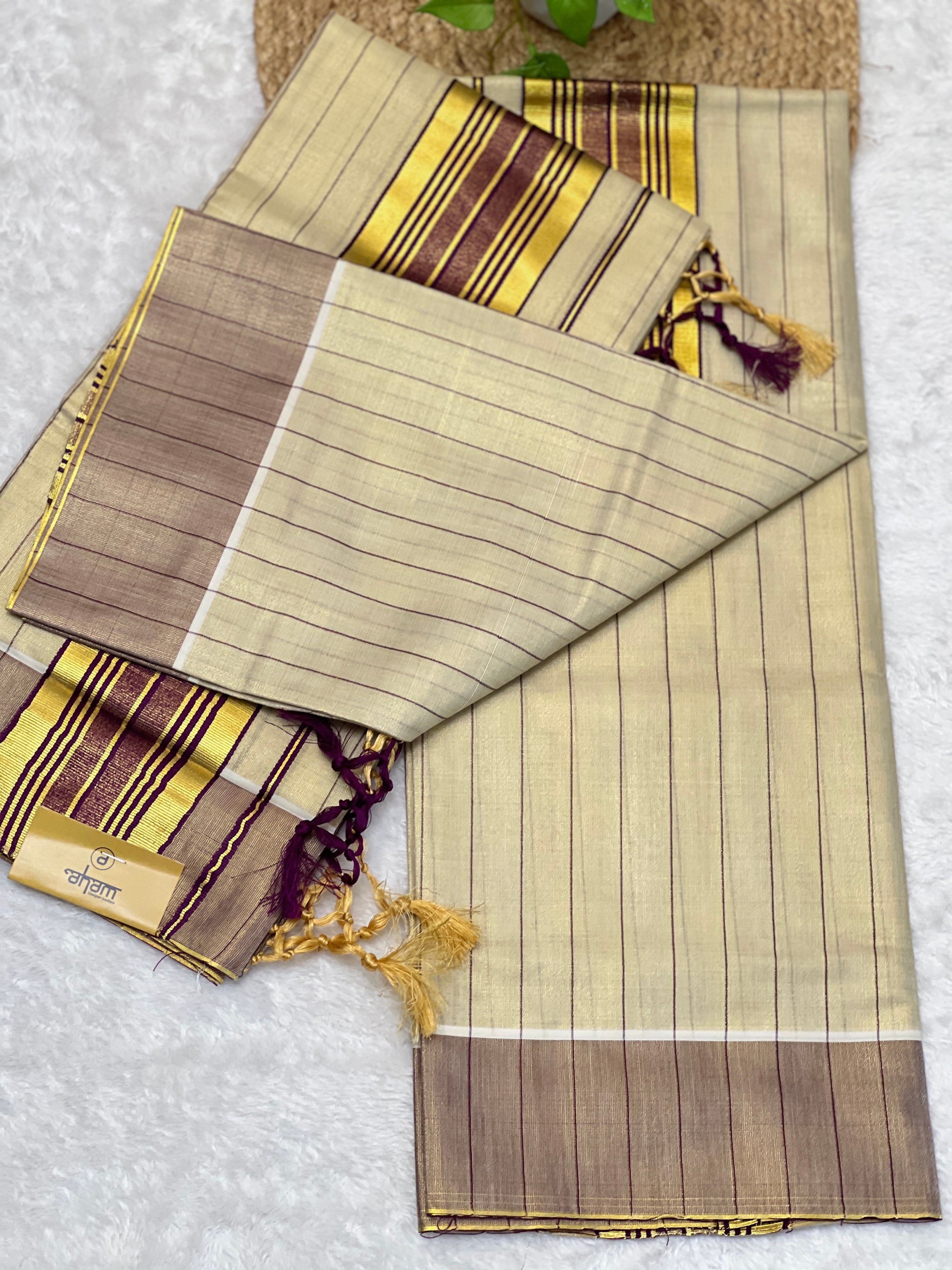 Stripe Weaving Patterned Tissue Set Mundu | GAT373