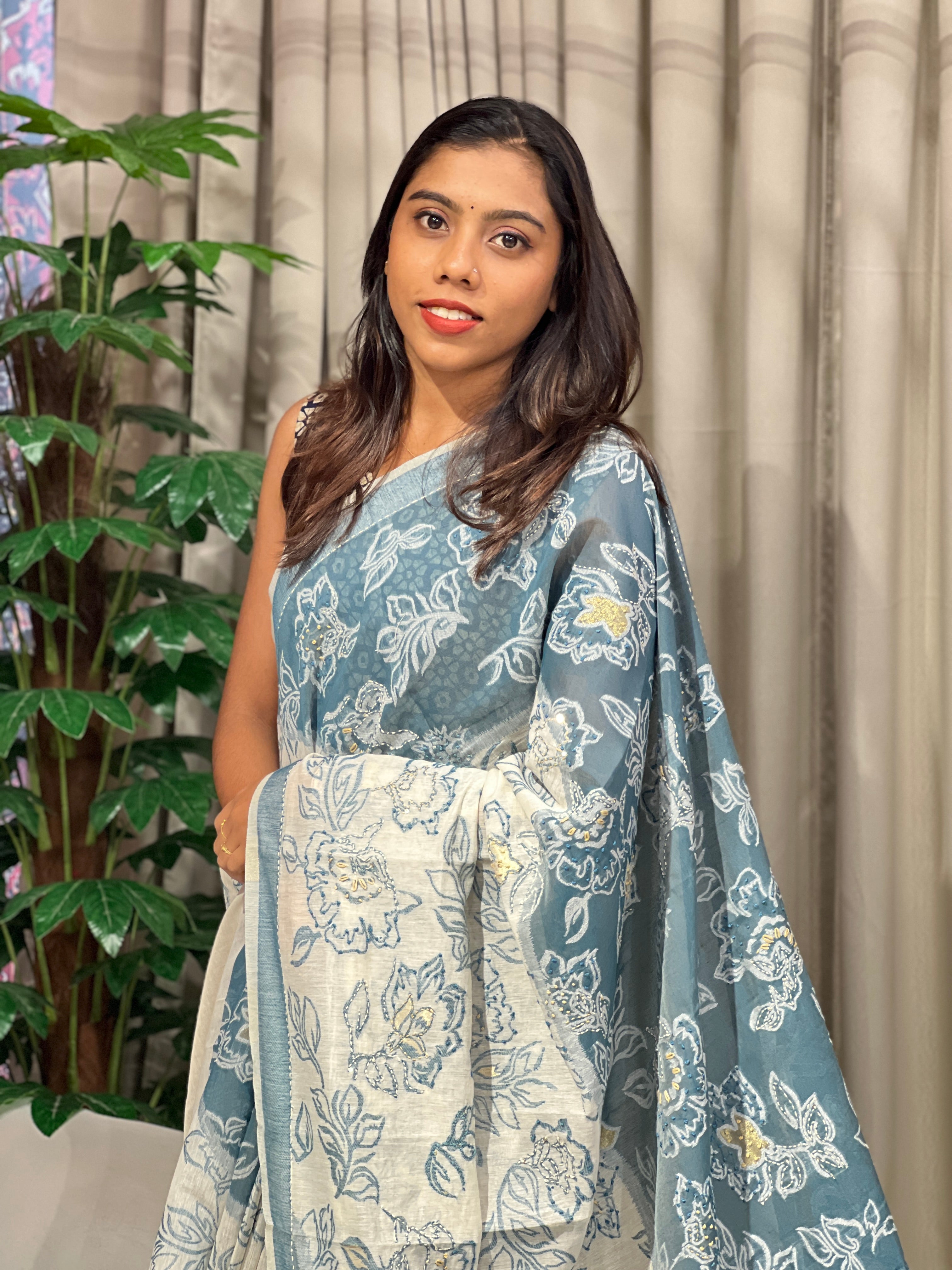 Floral Patterned Shaded Jamdani Saree | BLD1534
