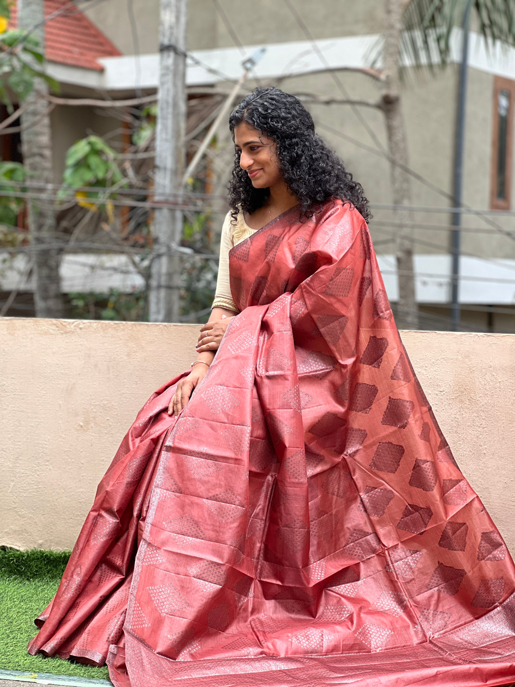 Daimond Weaving Pattern Tussar Saree | YNG177