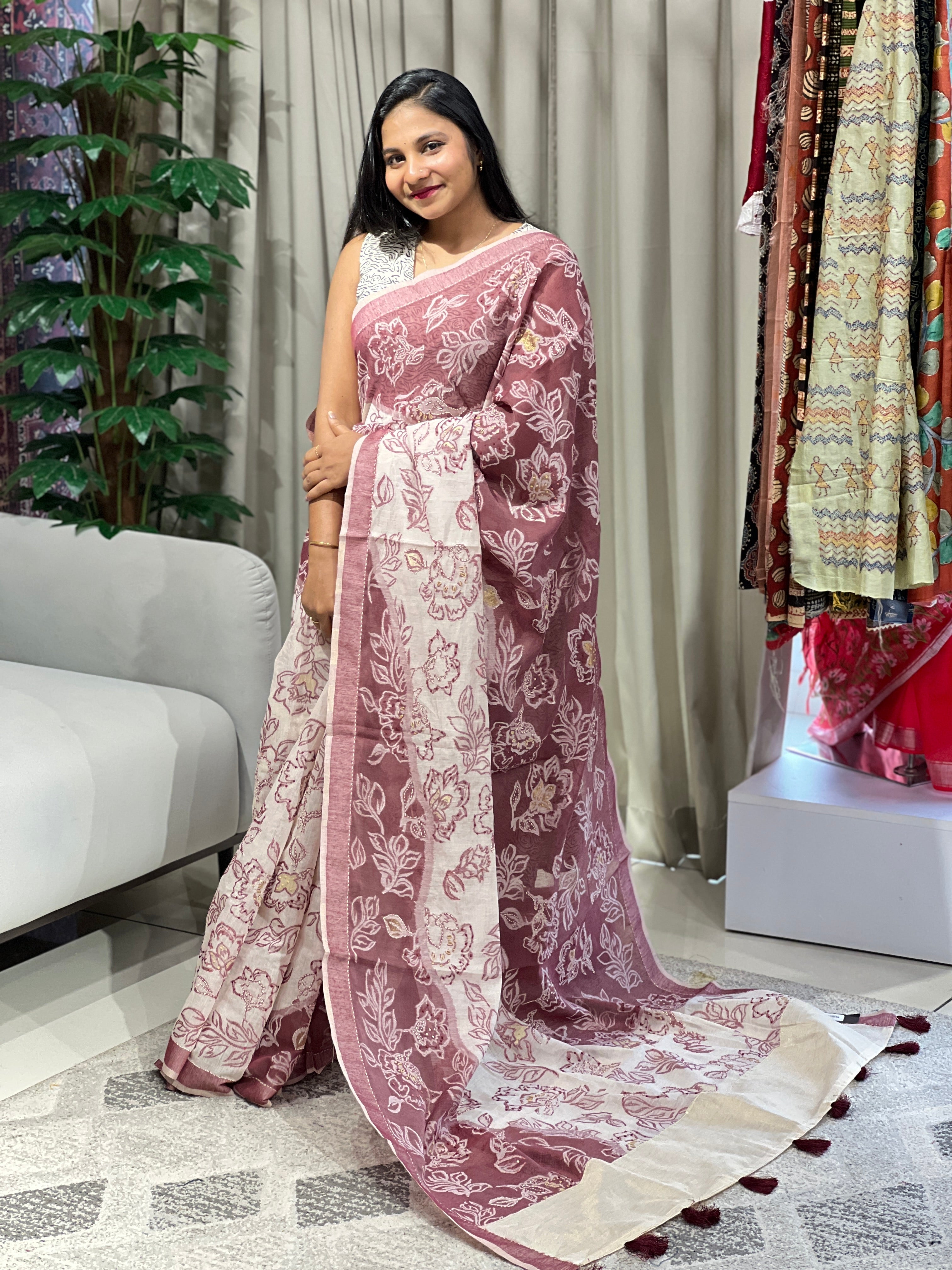 Floral Patterned Shaded Jamdani Saree |  BLD1532