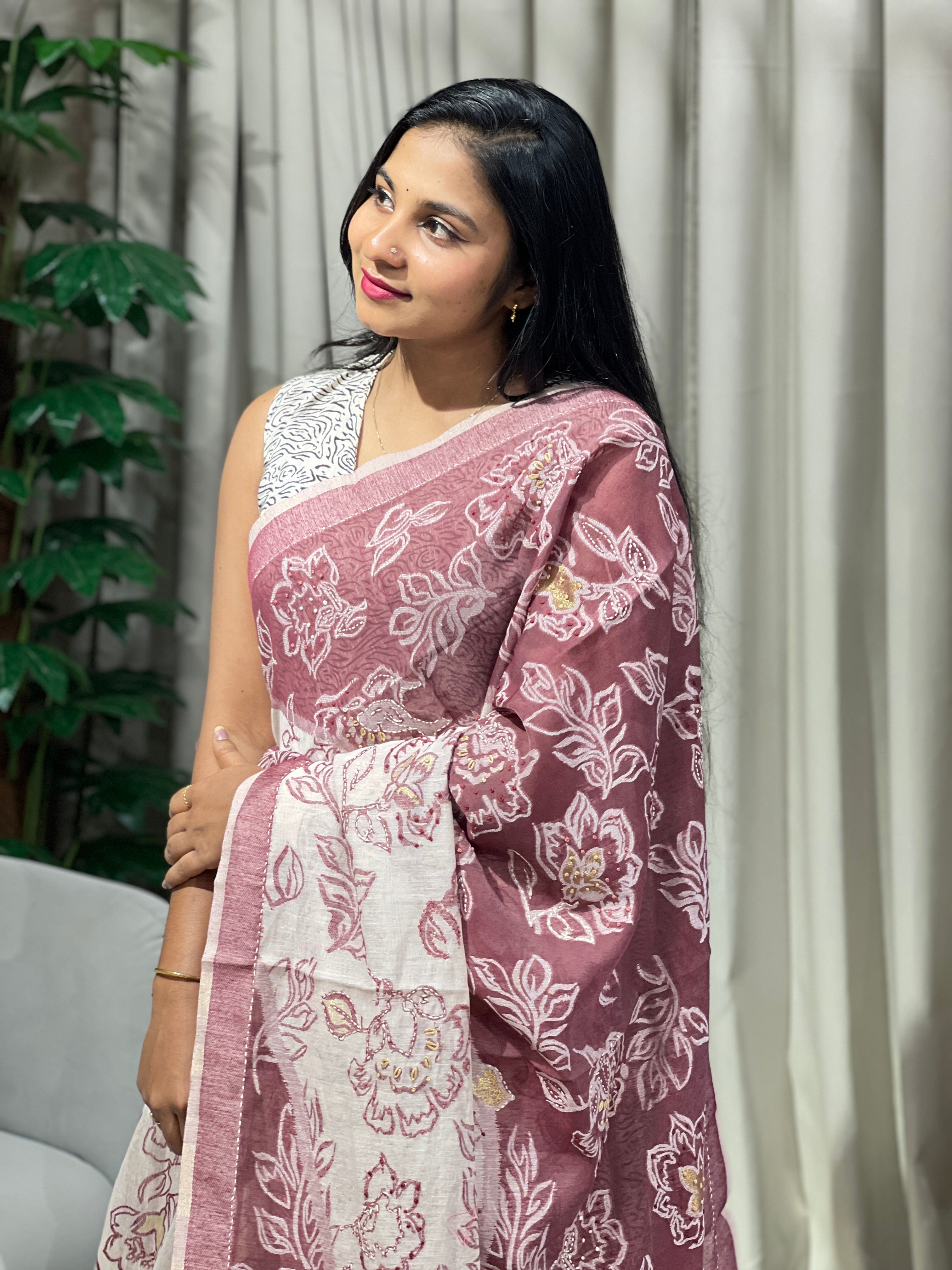 Floral Patterned Shaded Jamdani Saree |  BLD1532
