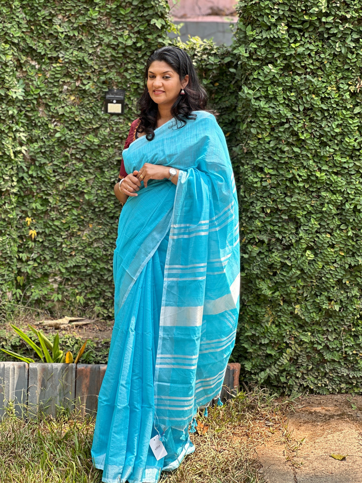 Banarasi Semi Silk Saree With Silver Zari Weaving & Contrast Border-Or –  Banarasikargha