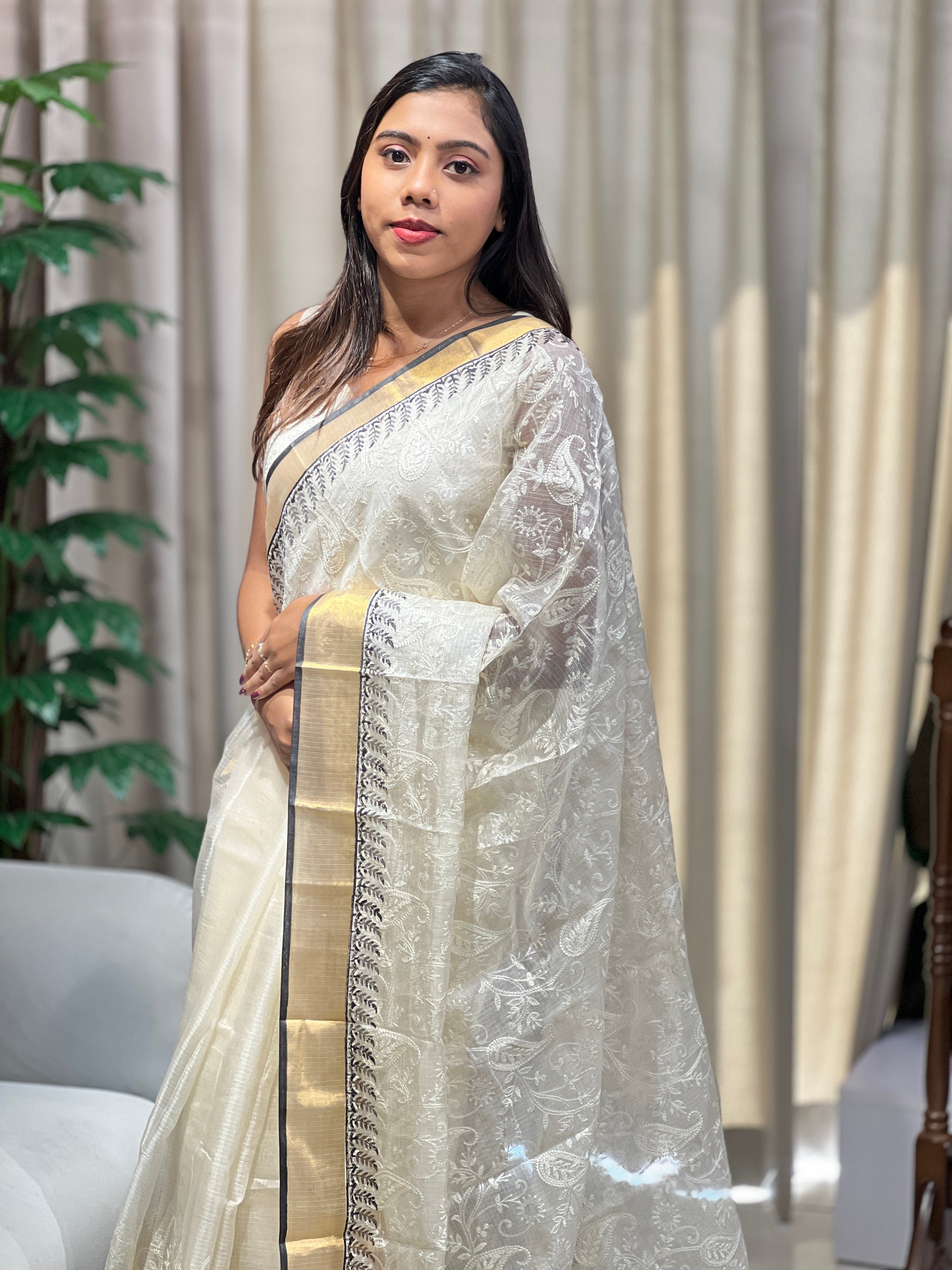 Embroidery Detailed Paisley Patterned Tussar Kota Saree | JSC562