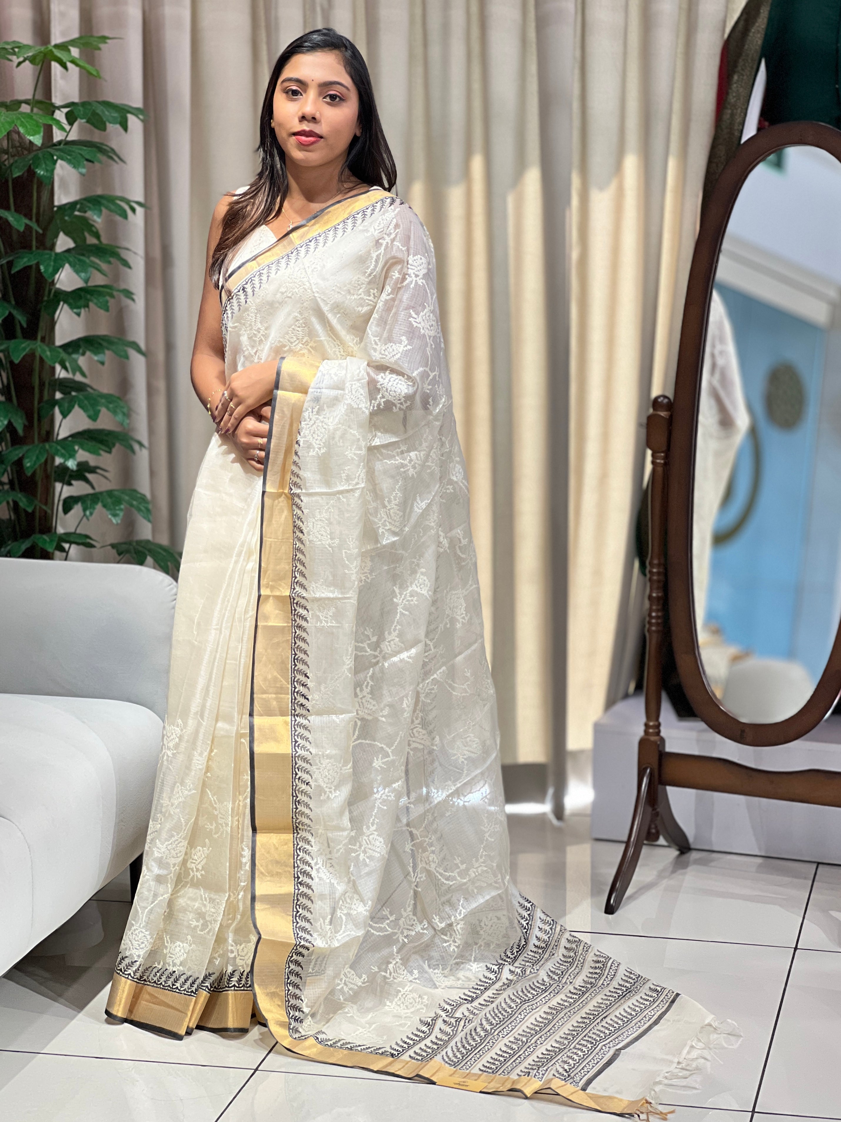 Embroidery Detailed Jaal Patterned Tussar Kota Saree | JSC564