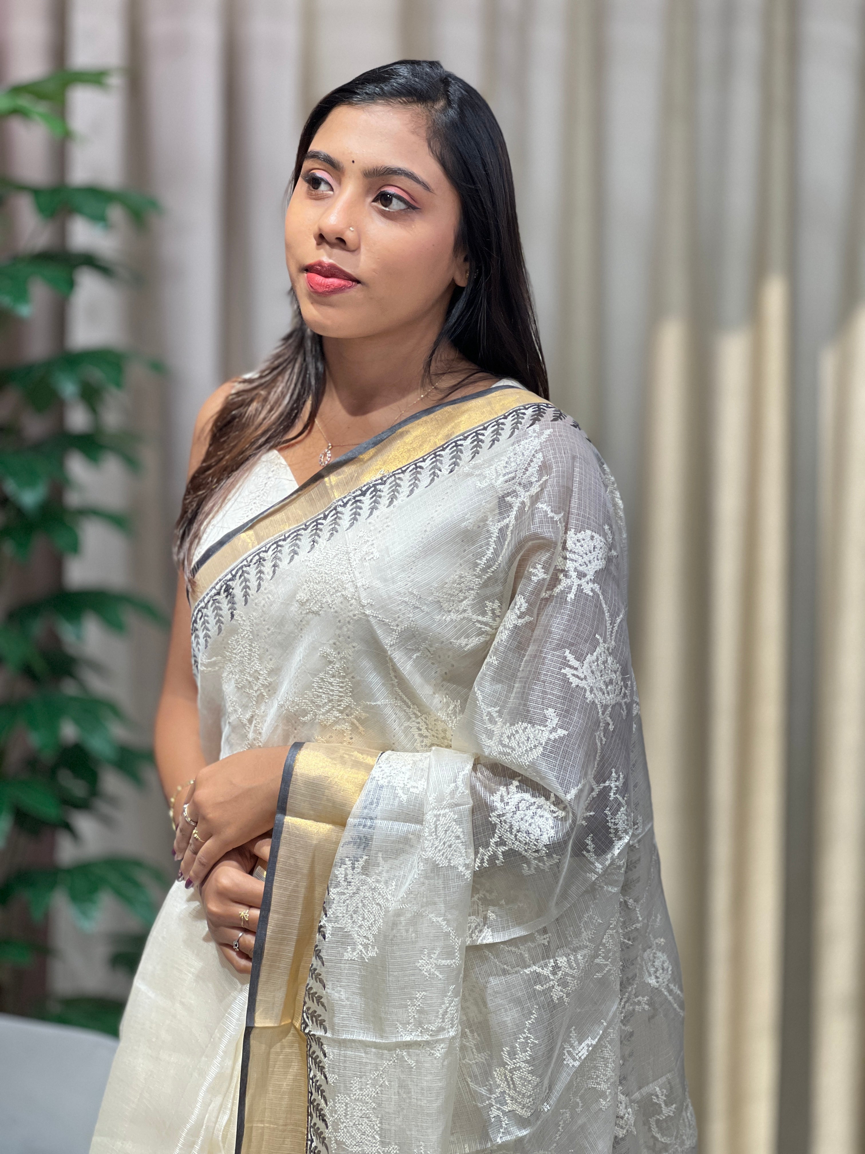 Embroidery Detailed Jaal Patterned Tussar Kota Saree | JSC564