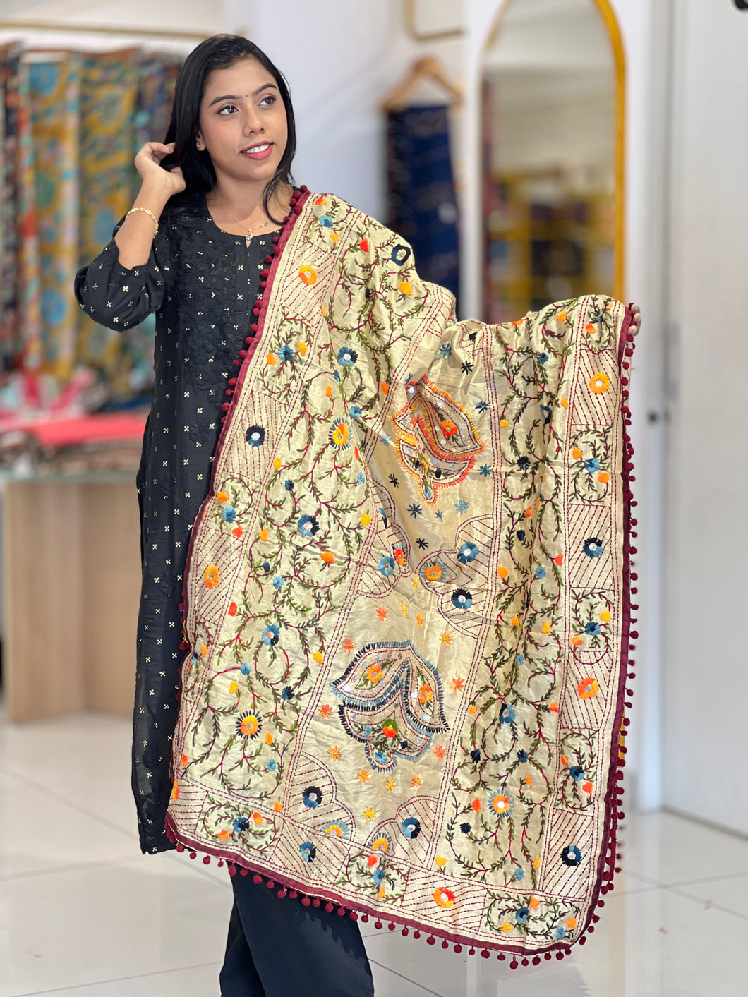 Thread Embroidery Detailed Chanderi Finish Dupatta | VET284