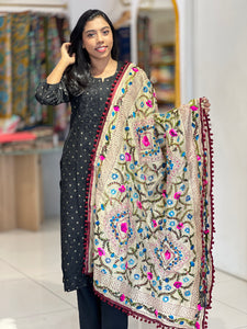 Thread Embroidery Detailed Chanderi Finish Dupatta | VET285