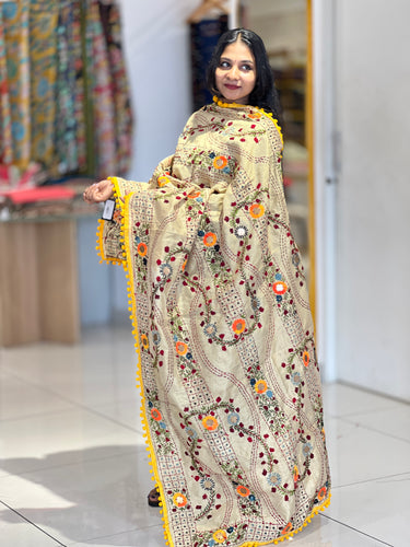 Thread Embroidery Detailed Chanderi Finish Dupatta | VET260
