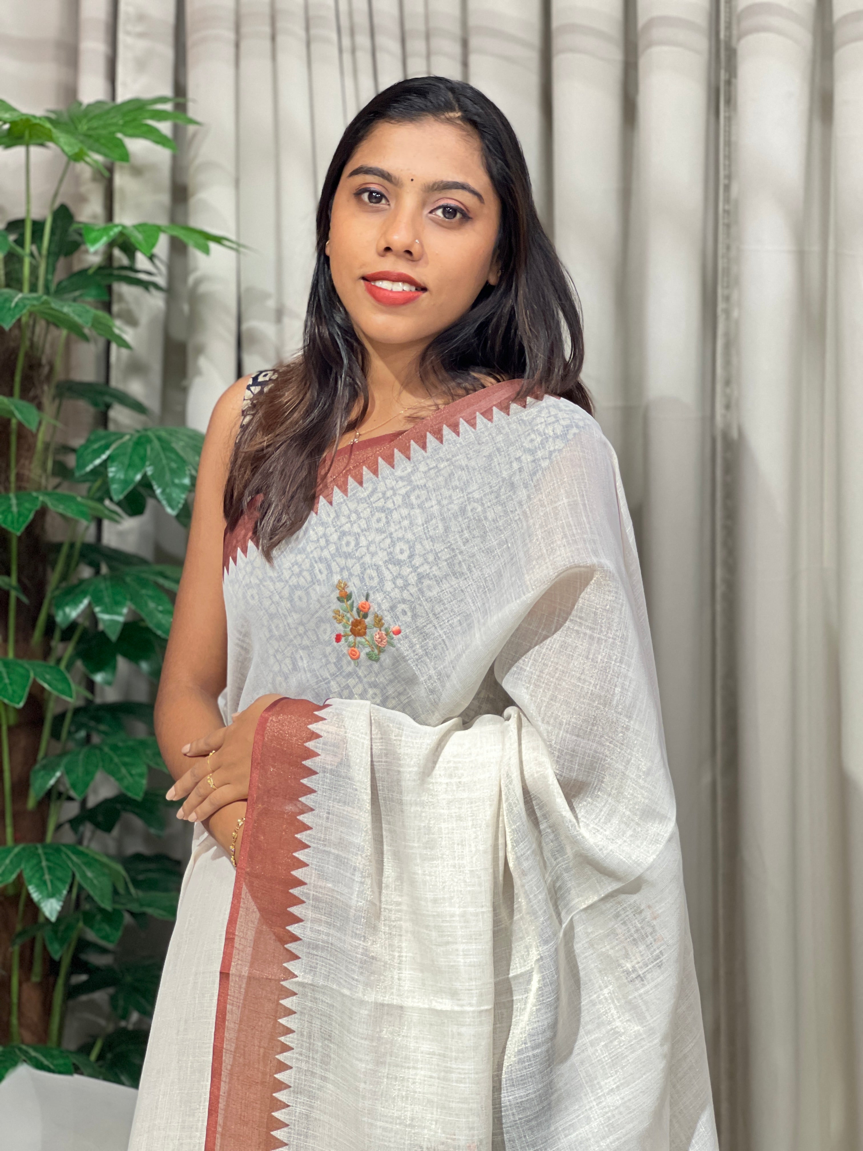 Print With Hand Embroidery Detailed Tissue Linen Saree | BLD1538