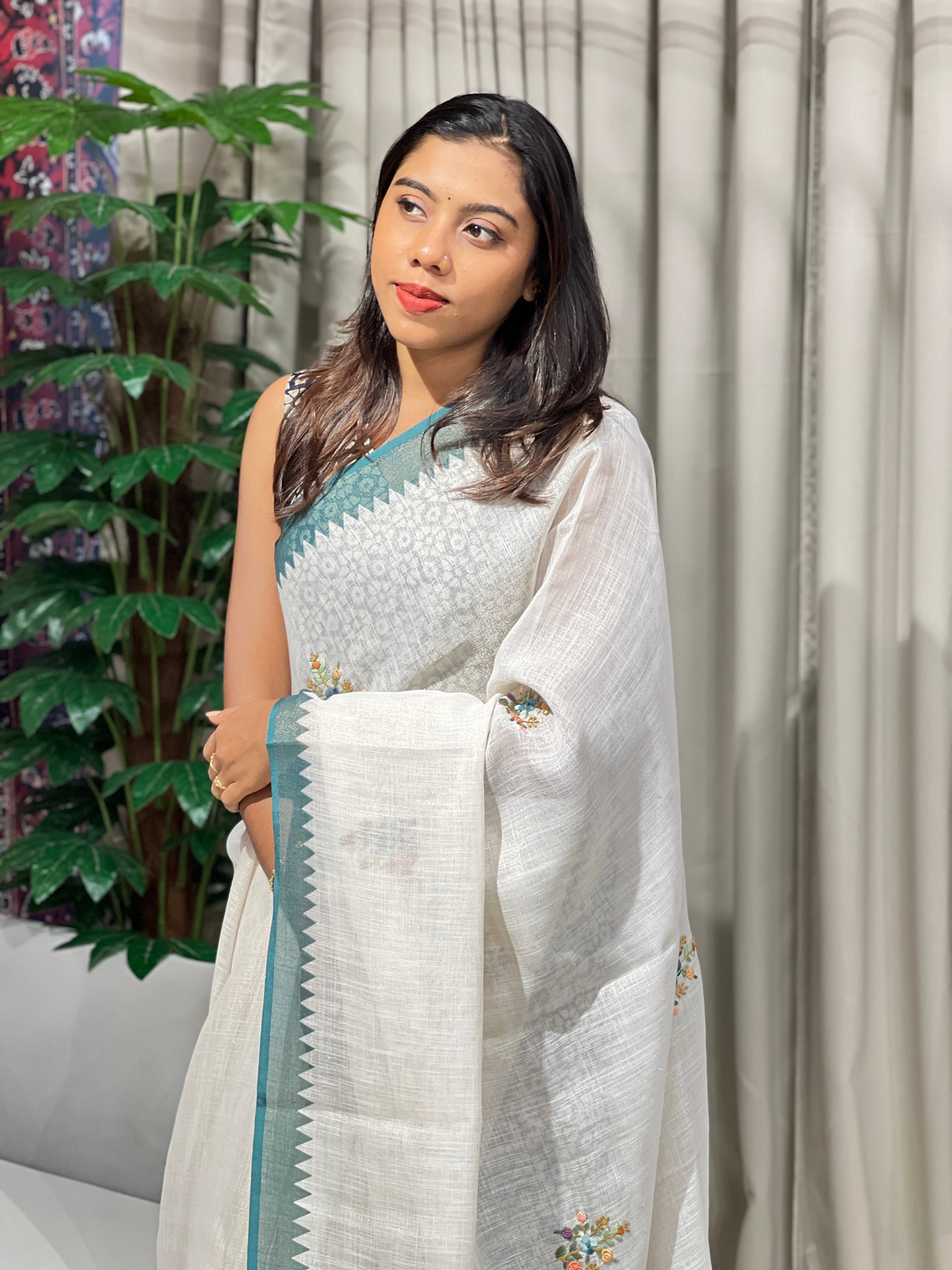 Print With Hand Embroidery Detailed Tissue Linen Saree | BLD1539
