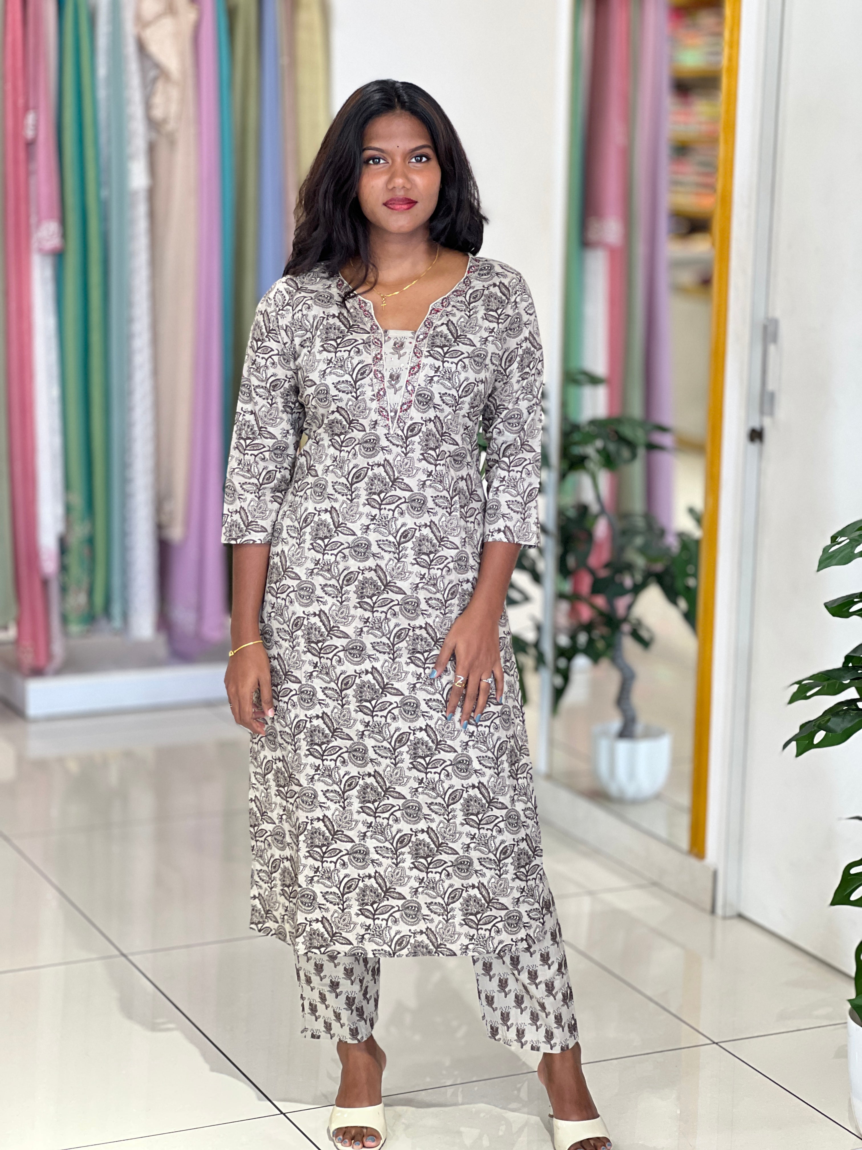 Floral Pattern Cotton Kurta | UNM133