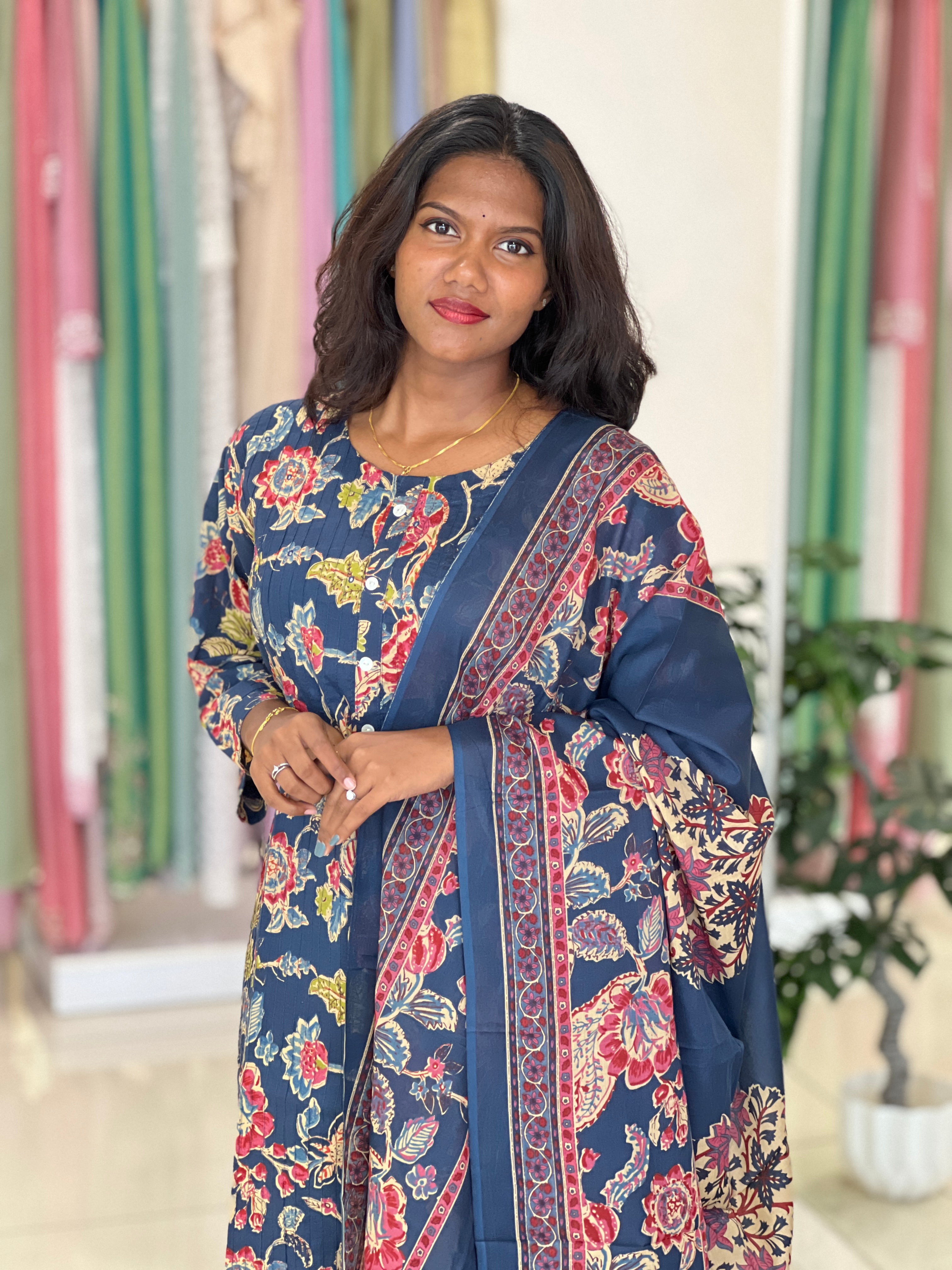 Floral Printed Pattern Kurta Set |OMF158