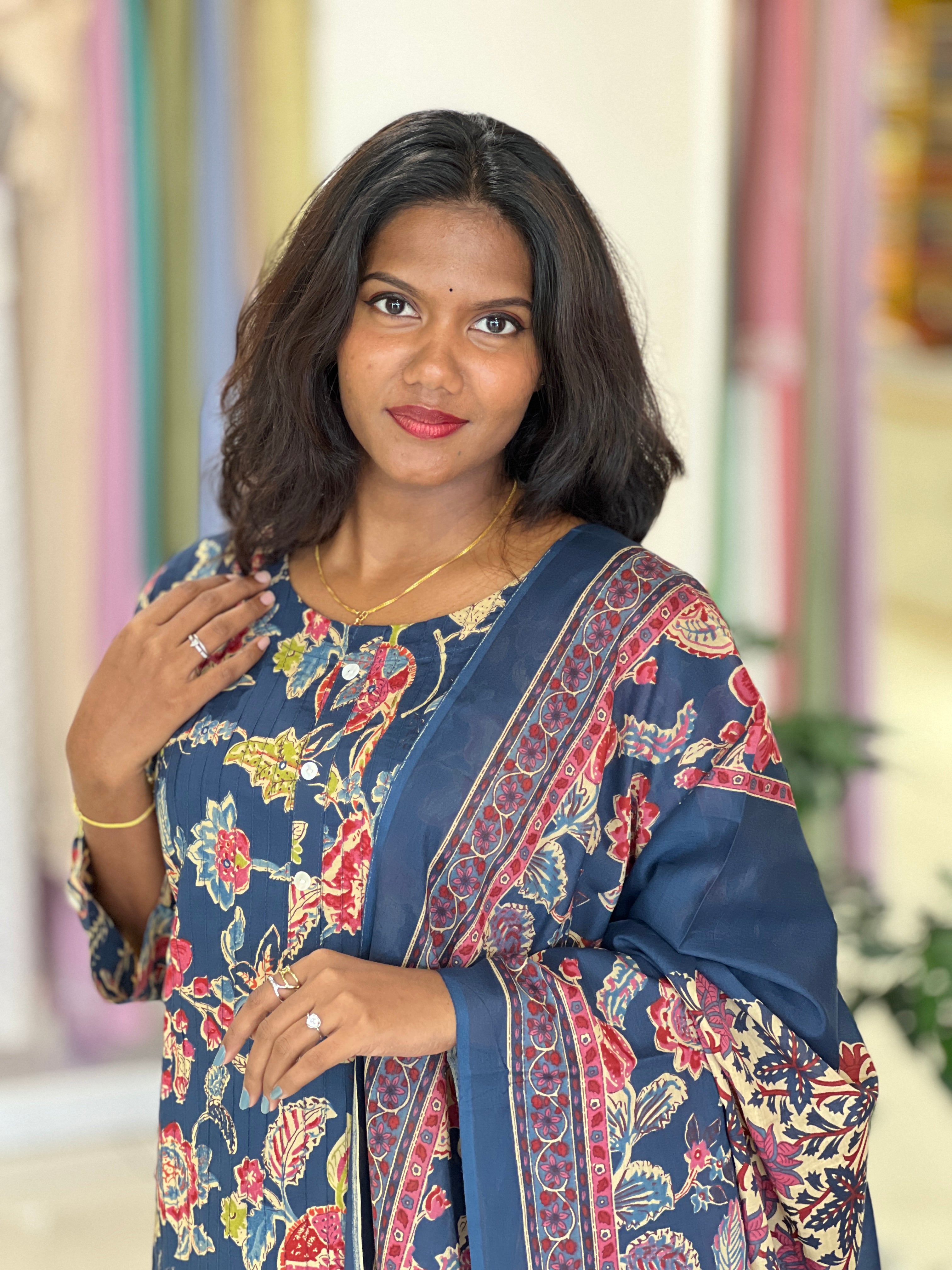 Floral Printed Pattern Kurta Set |OMF158