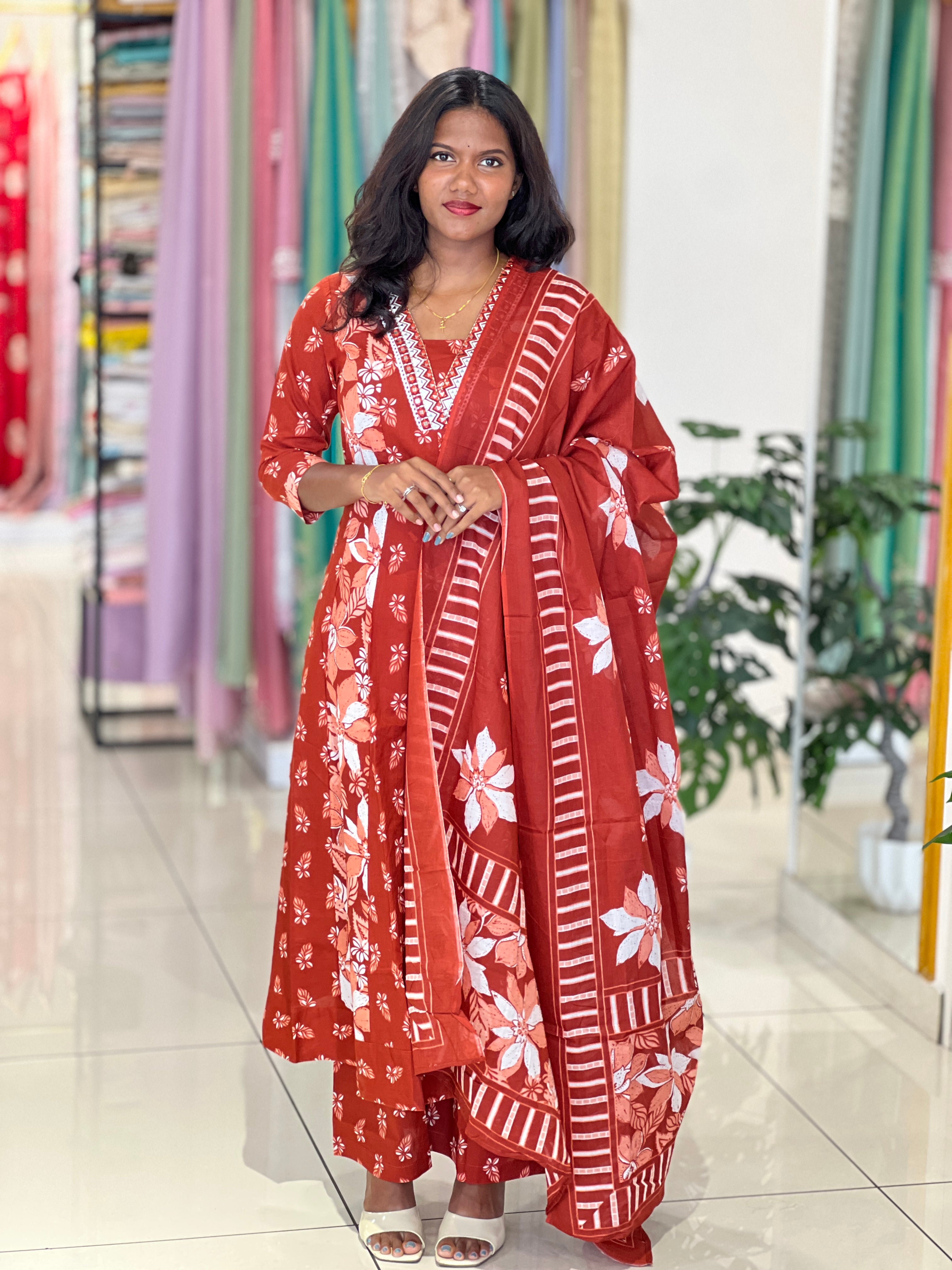 Floral Patch Detailed Cotton Kurta Set | UNM130