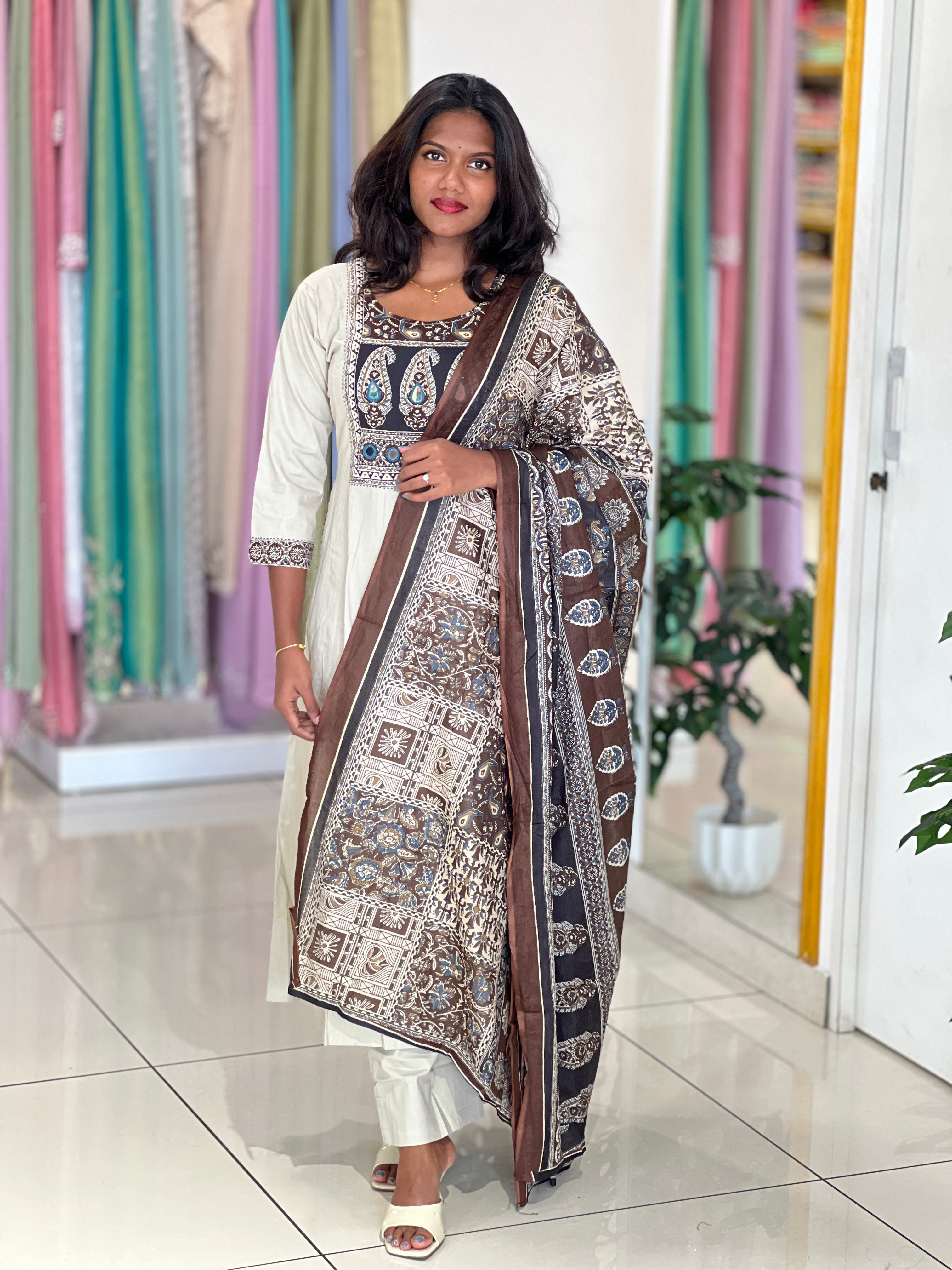 Embroidery and MirrorWork Detailed Cotton Kurta Set | OMF141