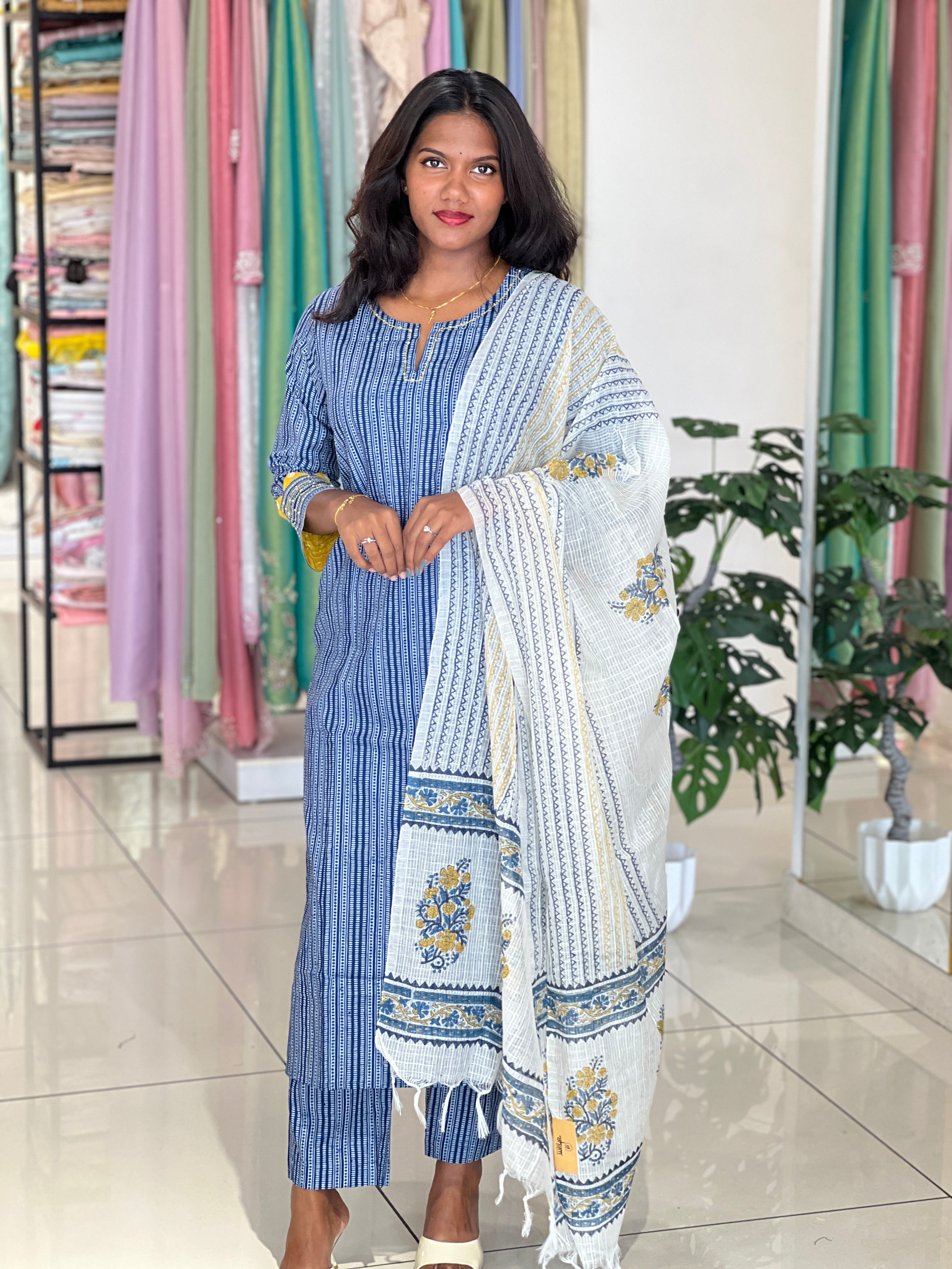 Geometric Pattern Cotton Kurta Set |OMF150