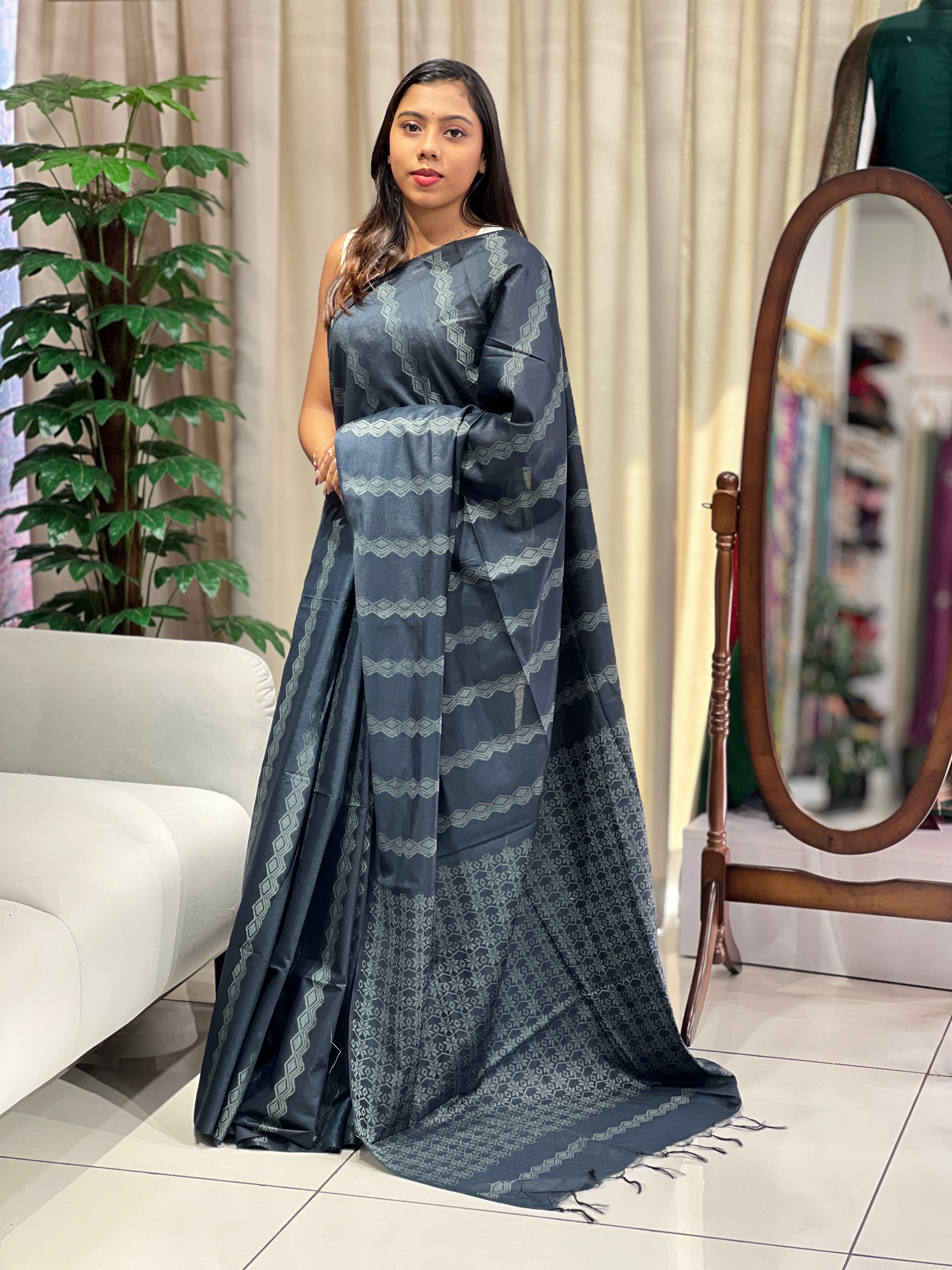 Thread Weaved Bhagalpuri Linen Saree | PF1119