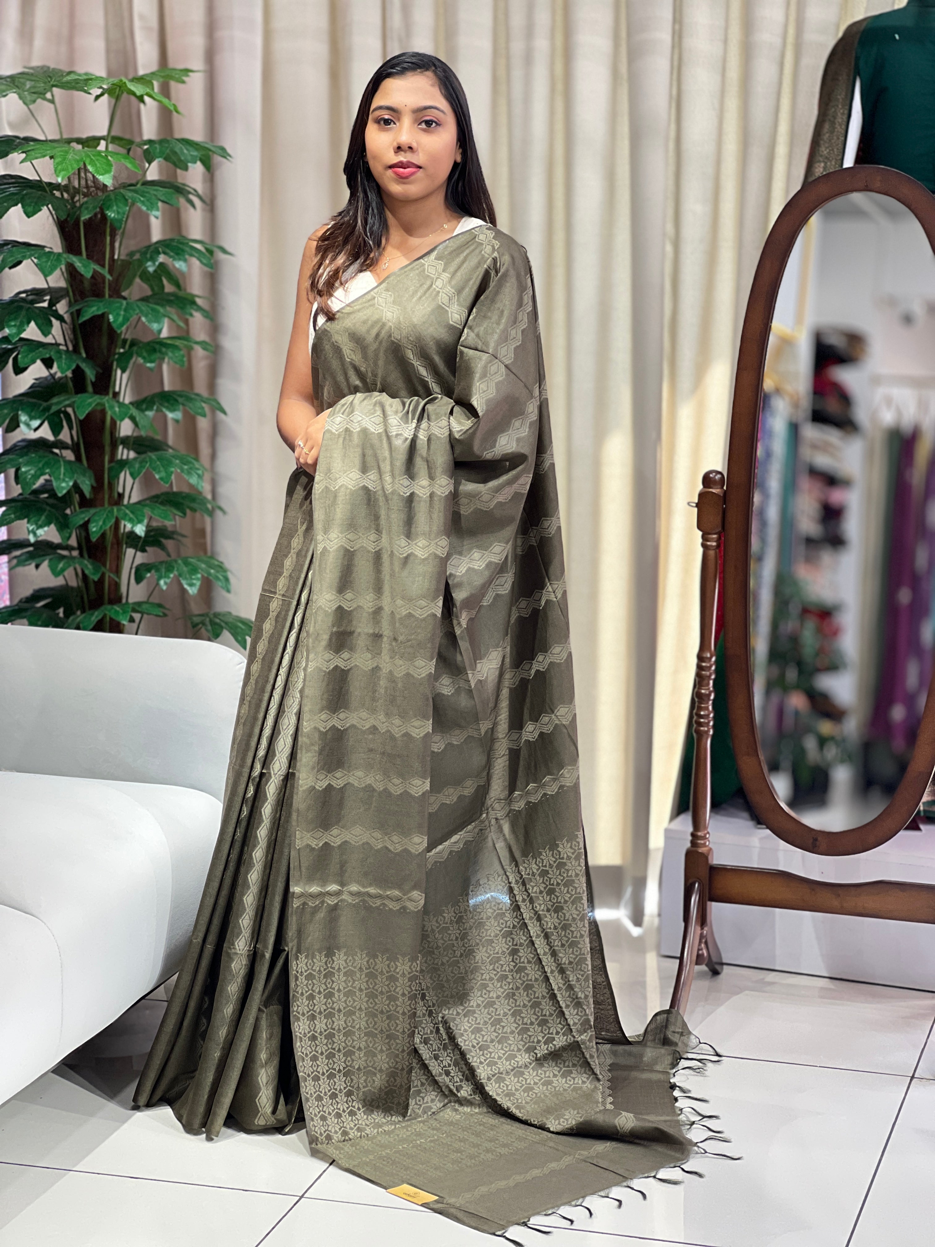 Thread Weaved Bhagalpuri Linen Saree | PF1117