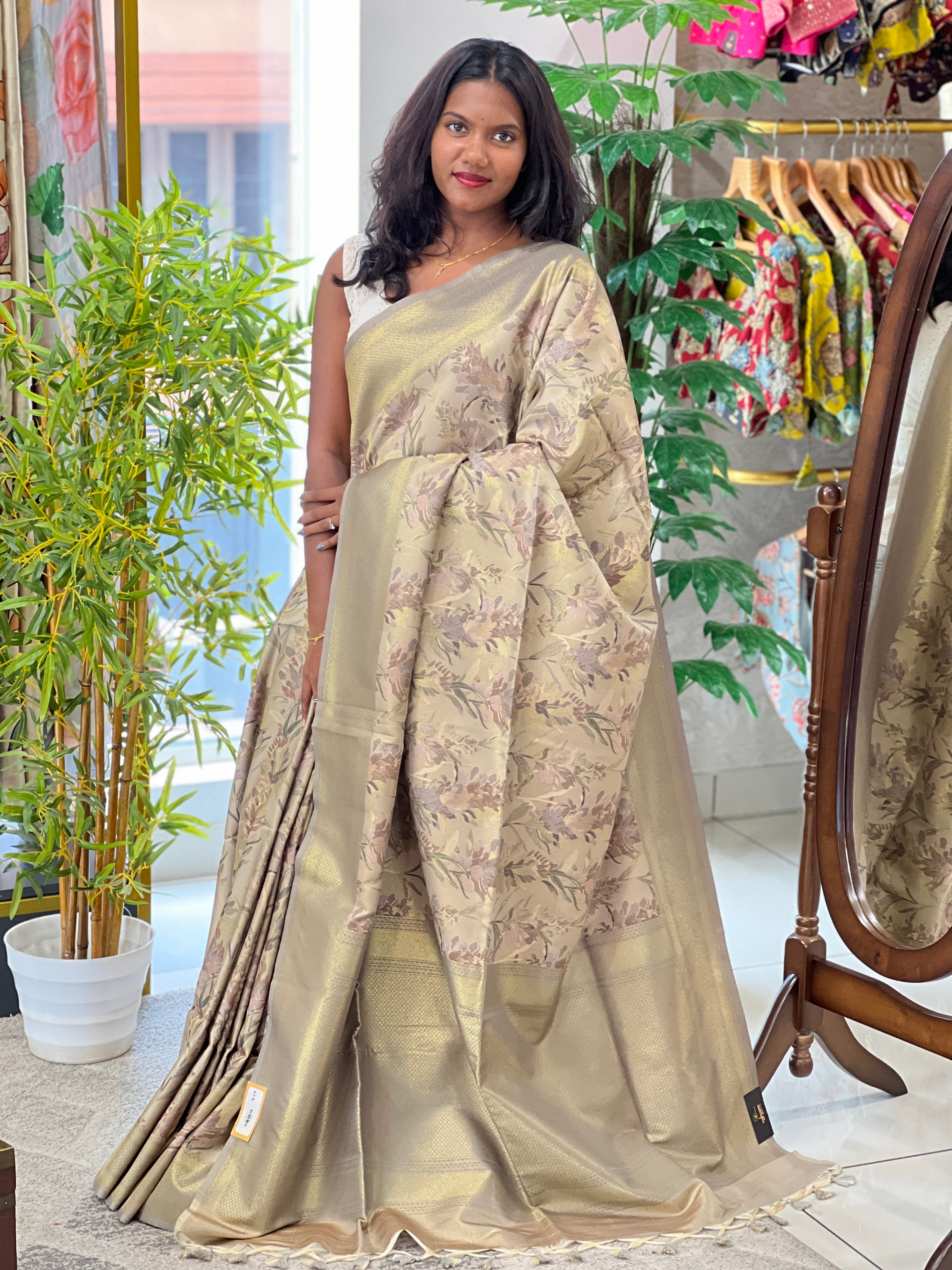 Floral Thread Weaved Semi Kathan Saree | SSN258