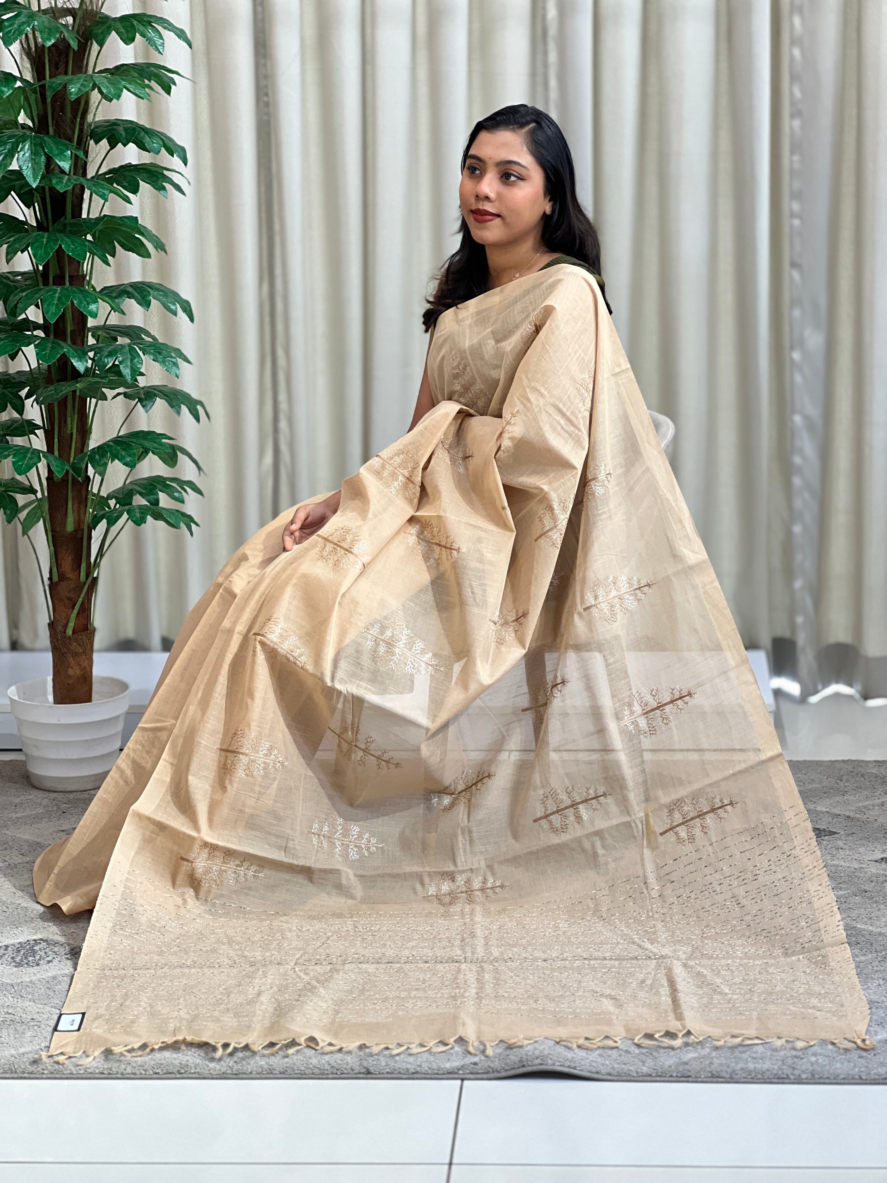 Machine Embroidered Cotton Saree | RVS129