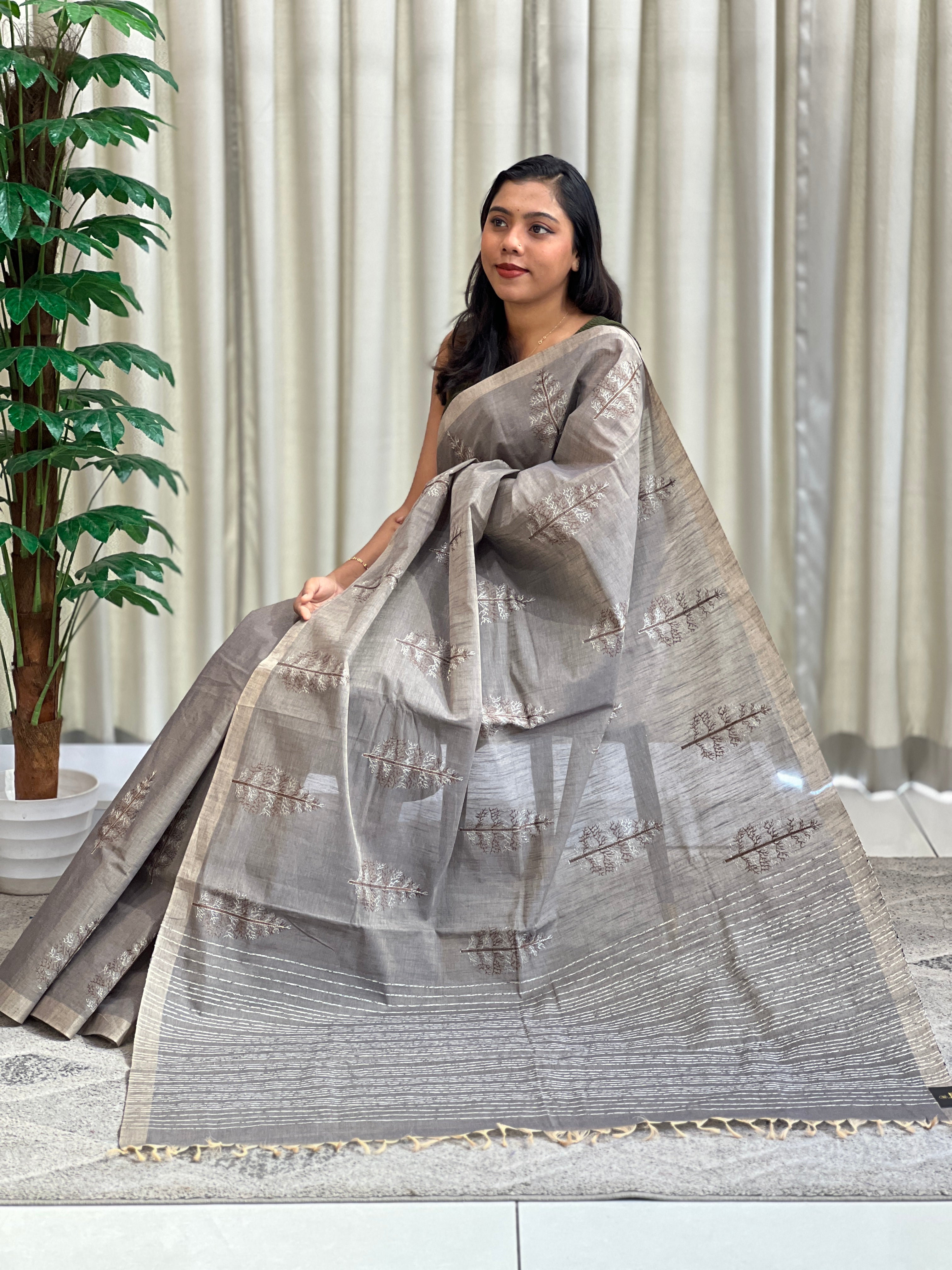 Machine Embroidered Cotton Saree | RVS142