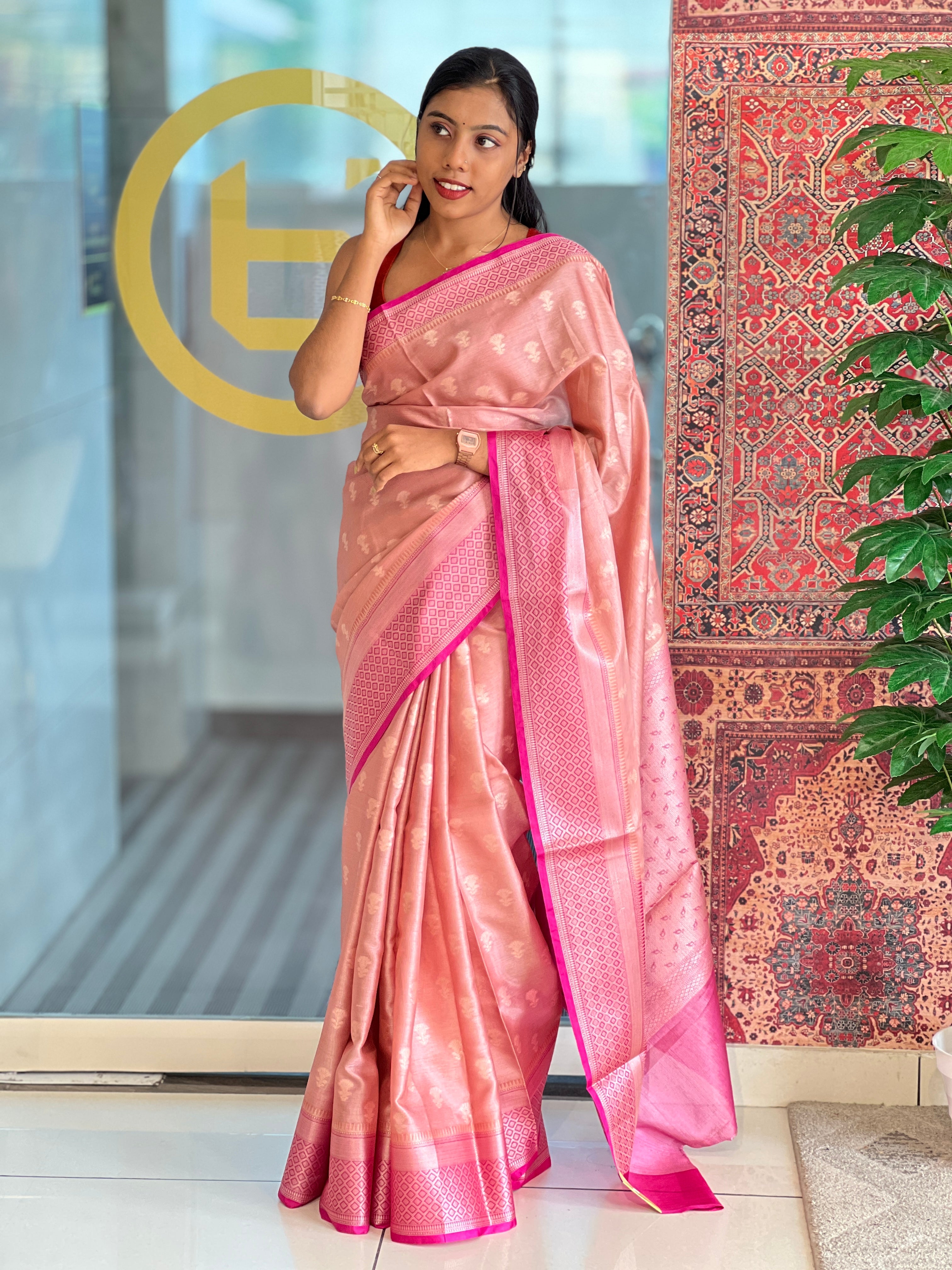 Zari Weaved Floral Patterned Banarasi Saree | NN374