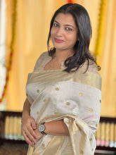 Polka Dot Weaving Patterned Semi Silk Saree | SSN202