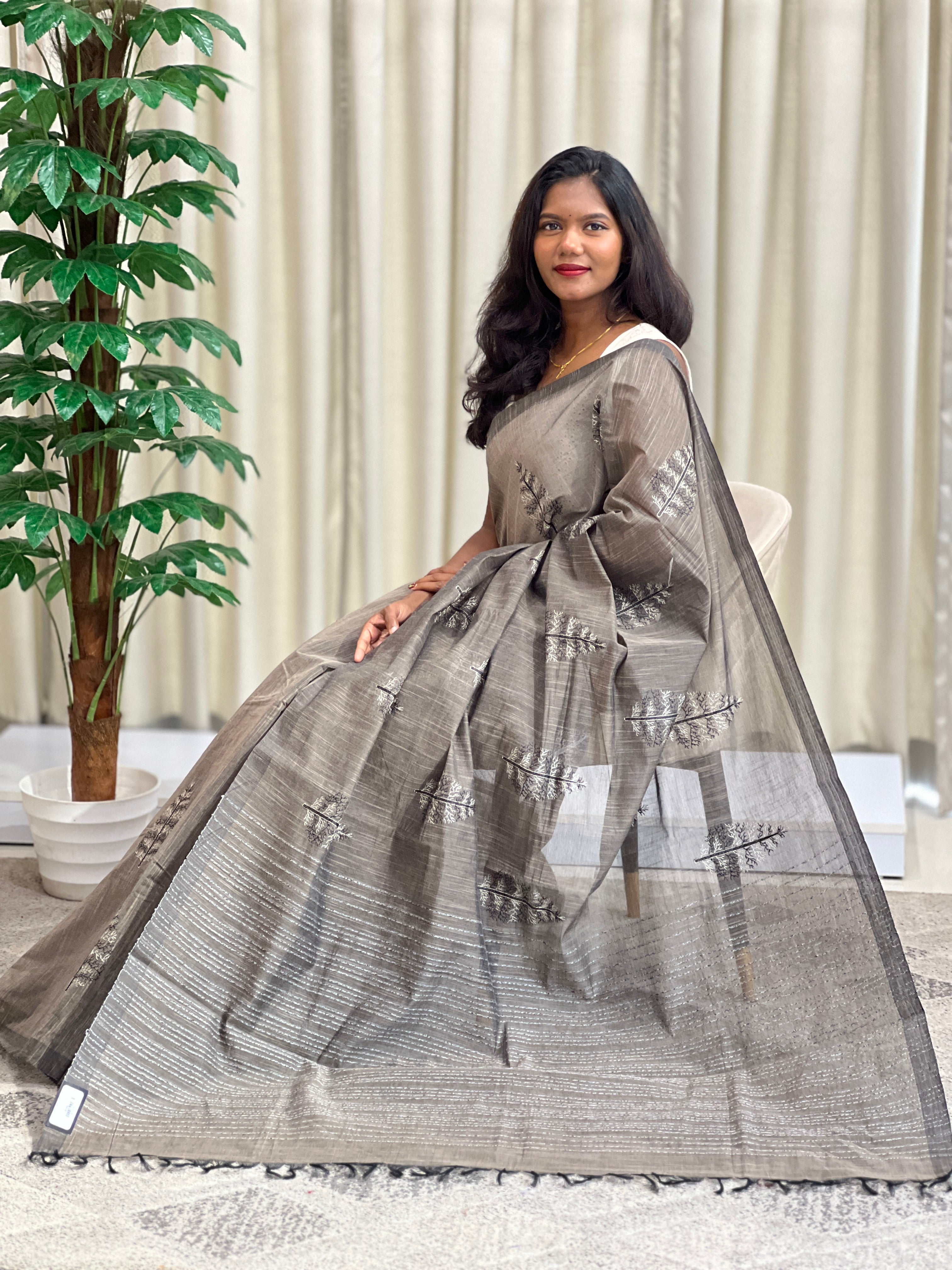 Machine Embroidered Cotton Saree | RVS139