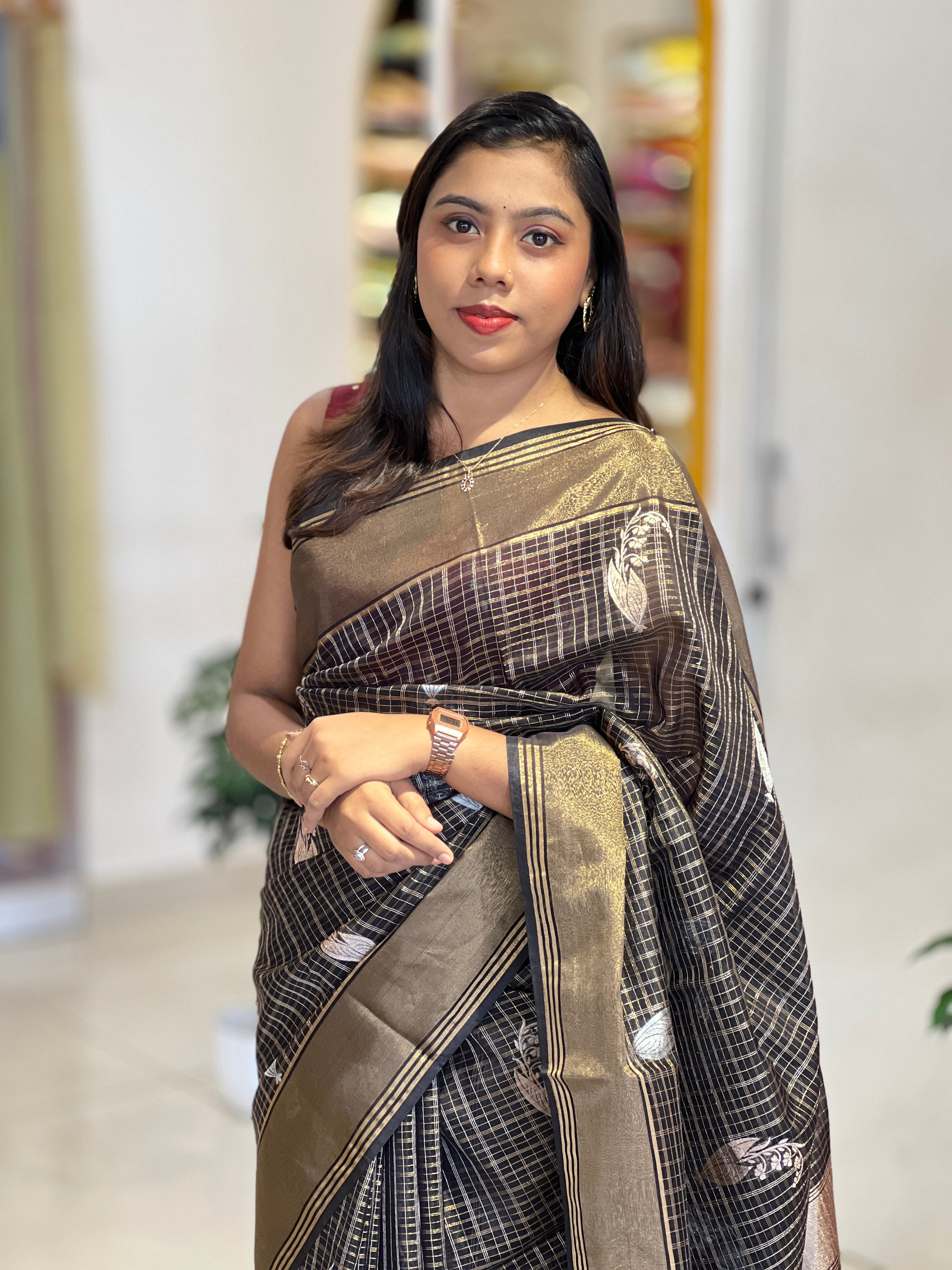 Golden Zari & Scattered Leaf Weaving Banarasi Silk Saree |NN495