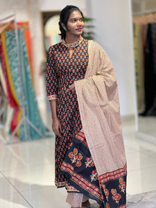 Black Colour V Slit Panel Cut Stitched Kurta Set | YFT152