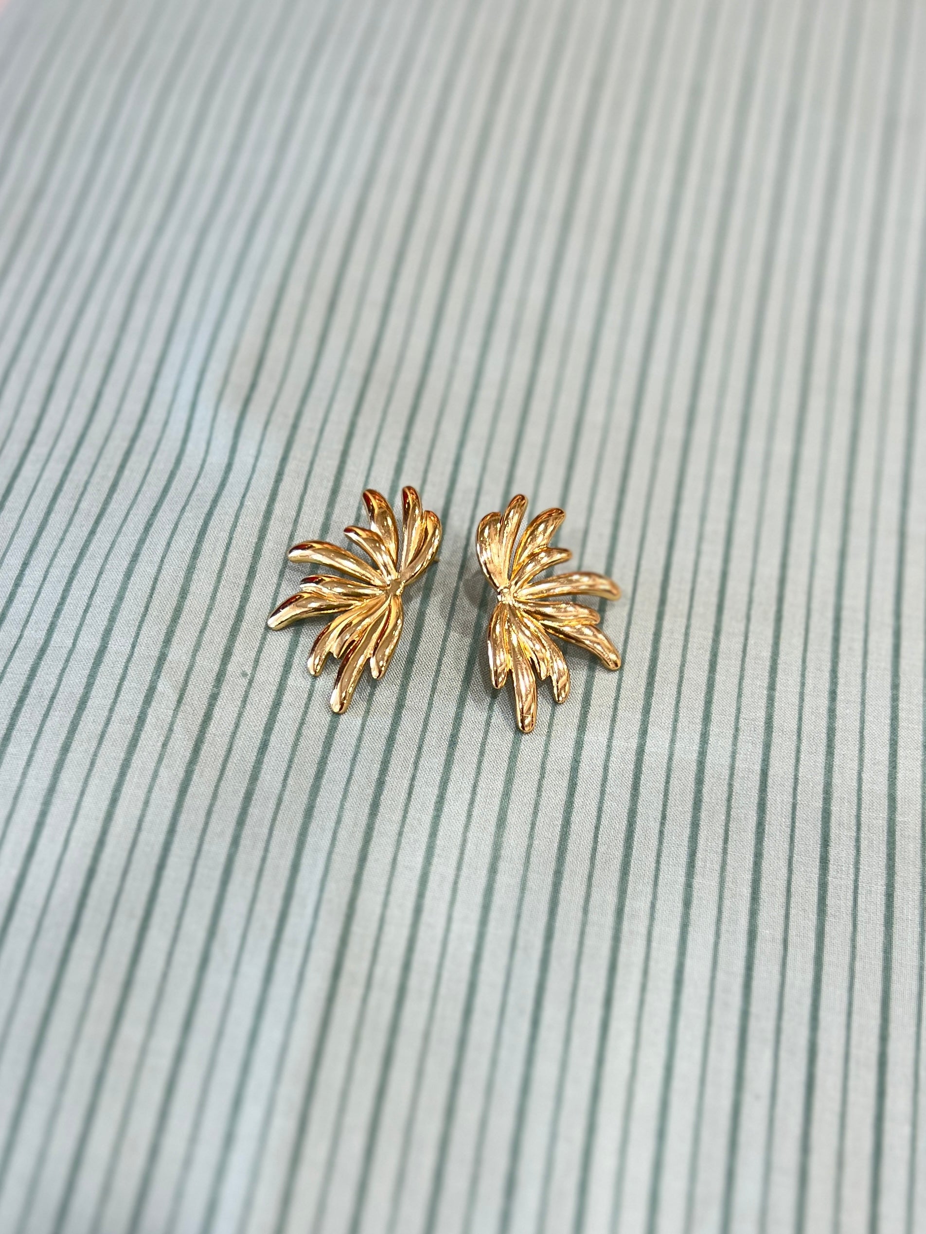 Elegant Gold Fern Earrings | JE190