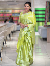 Traditional Banarasi & Floral Jaal Detailed Tissue Finish Saree | NN241
