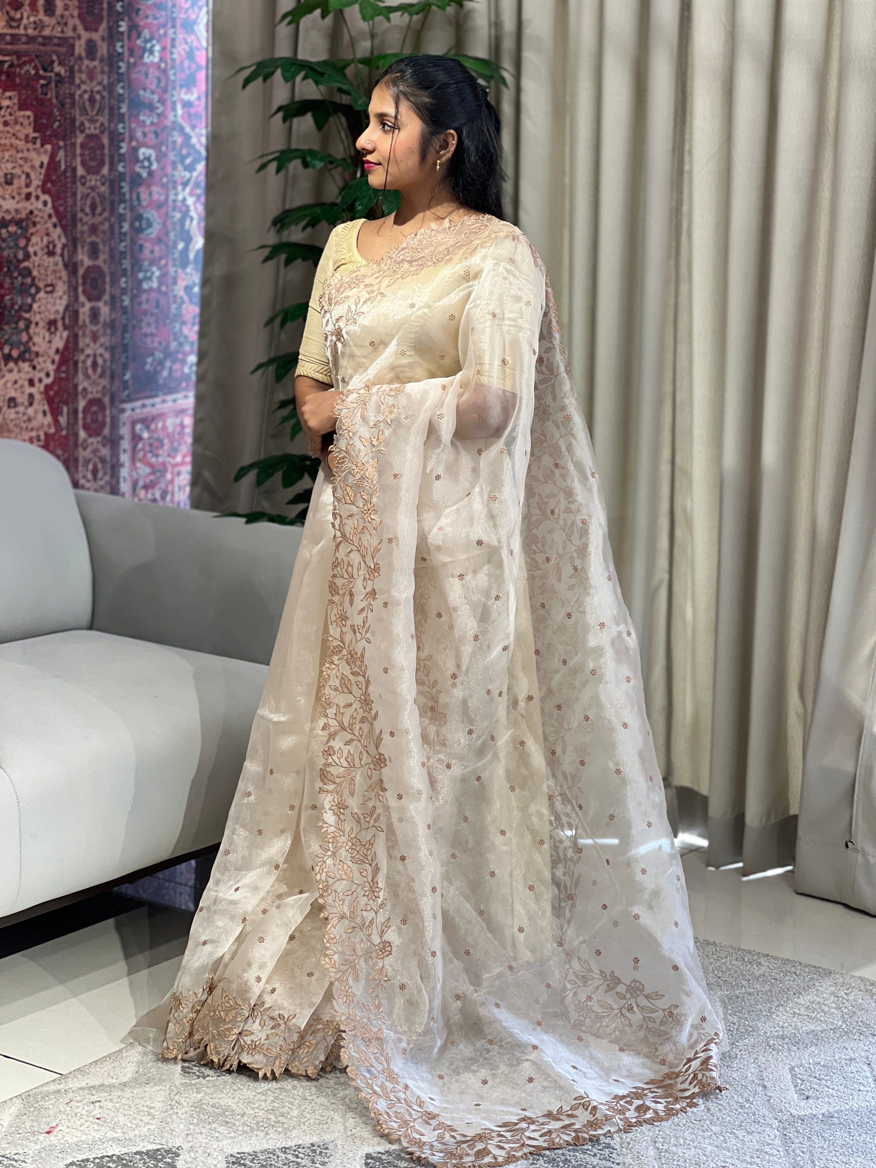 Floral Embroidery Detailed Shimmer Organza Saree | BLD1597