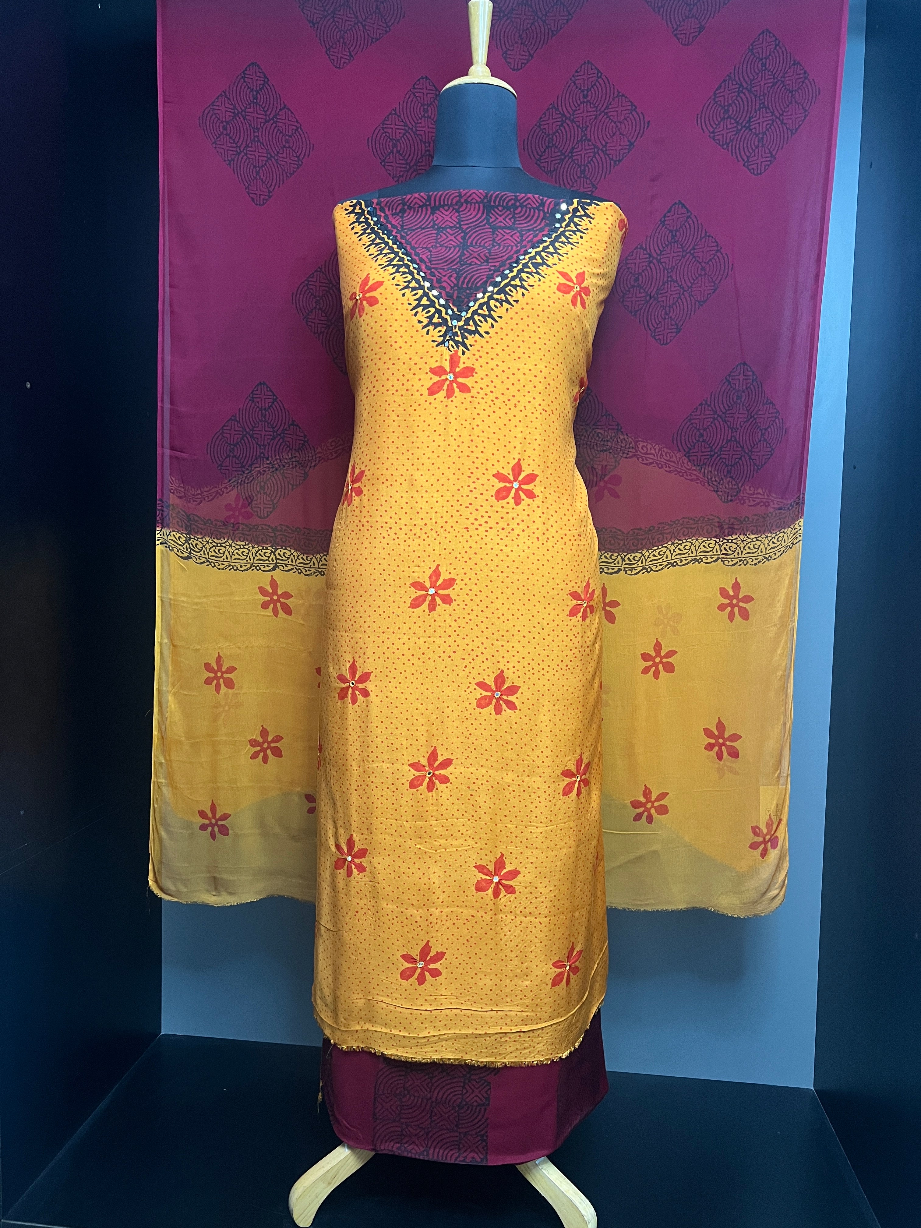 Print With Nalgonda Mirror Detailed Muslin Finish Salwar Set | SF1192
