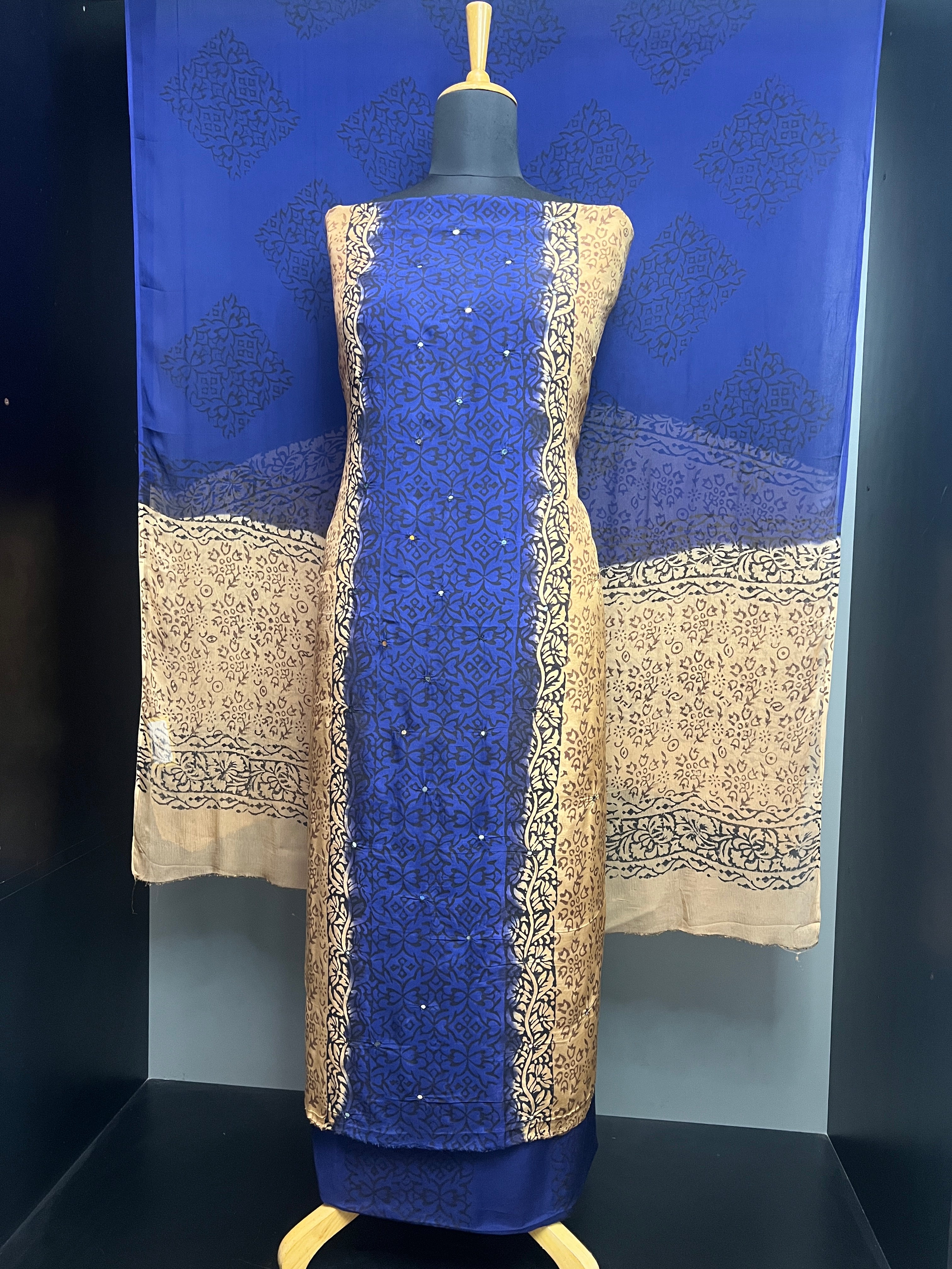 Print With Mirror Detailed Shaded Muslin Silk Salwar Set | SF1191