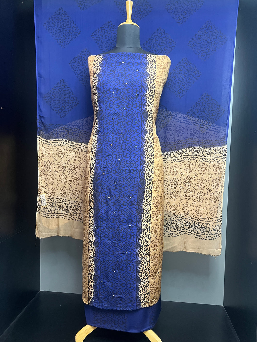 Print With Mirror Detailed Shaded Muslin Silk Salwar Set | SF1191