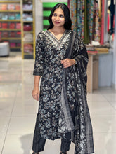 Floral Print & Mirror Detailed Cotton Kurta Set | YOC131